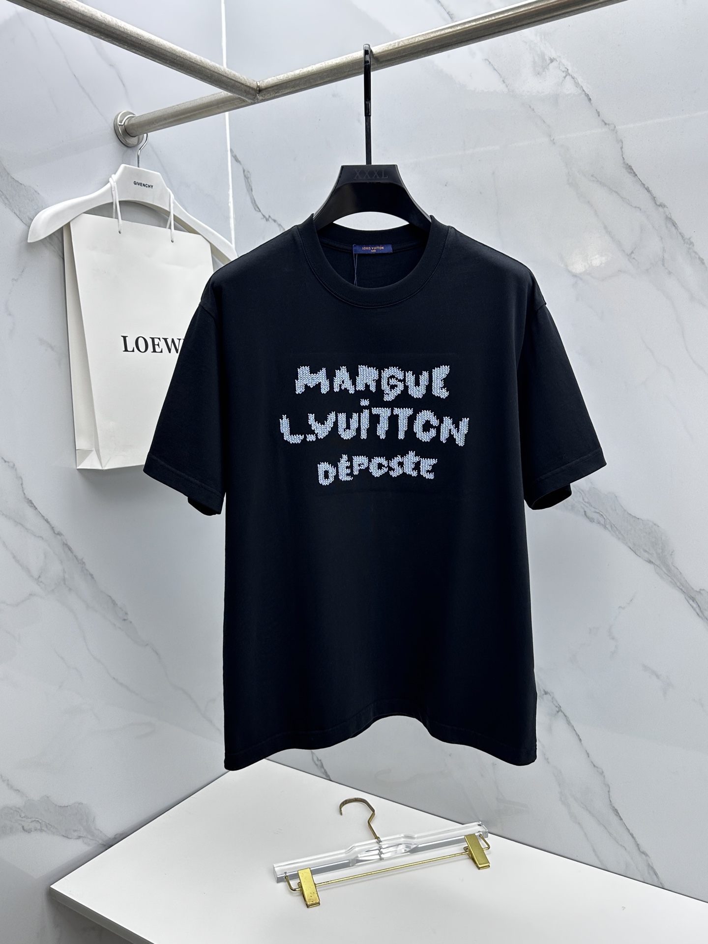 🆕LV路易威登 2026春夏新款logo字母刺绣短袖 官网同款T恤 双纱纯棉面料 多元化搭配 是眼下时尚