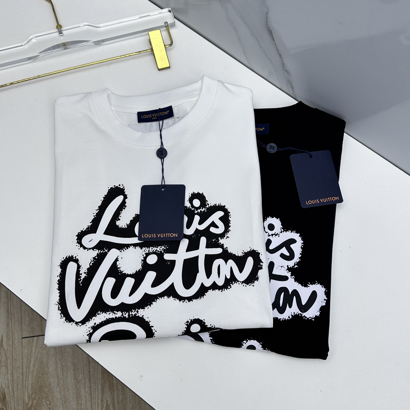 🆕LV路易威登 2026春夏新款logo字母印花短袖 官网同款T恤 双纱纯棉面料 多元化搭配 是眼下时尚