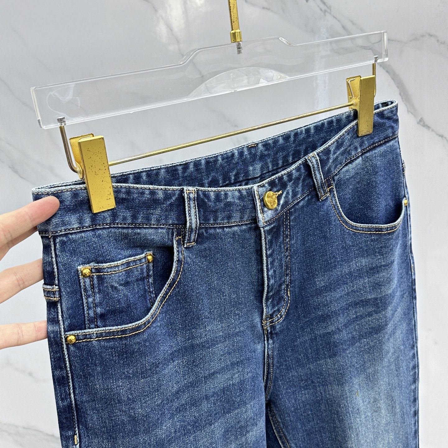 🆕LV路易威登 男装系列属于时装圈无法复制和取代的存在，代表着意式典型的品牌 工艺、品质及剪裁设计都堪称