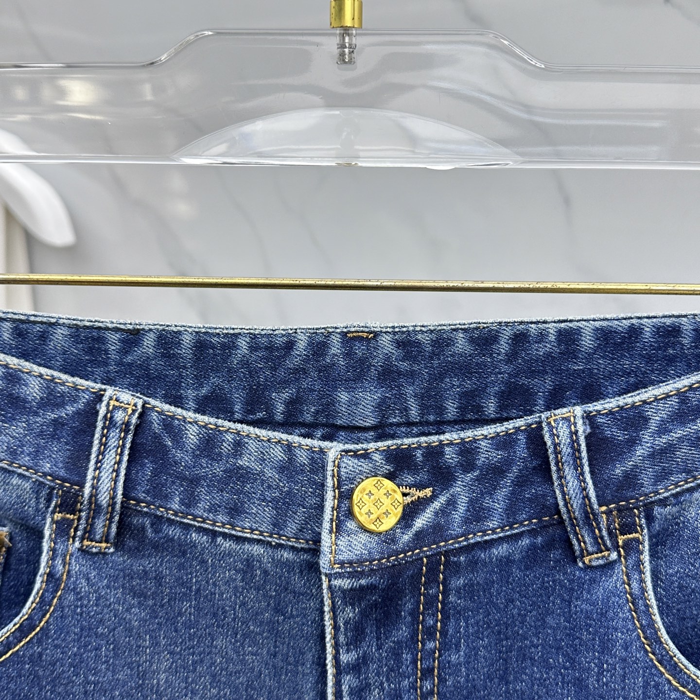 🆕LV路易威登 男装系列属于时装圈无法复制和取代的存在，代表着意式典型的品牌 工艺、品质及剪裁设计都堪称