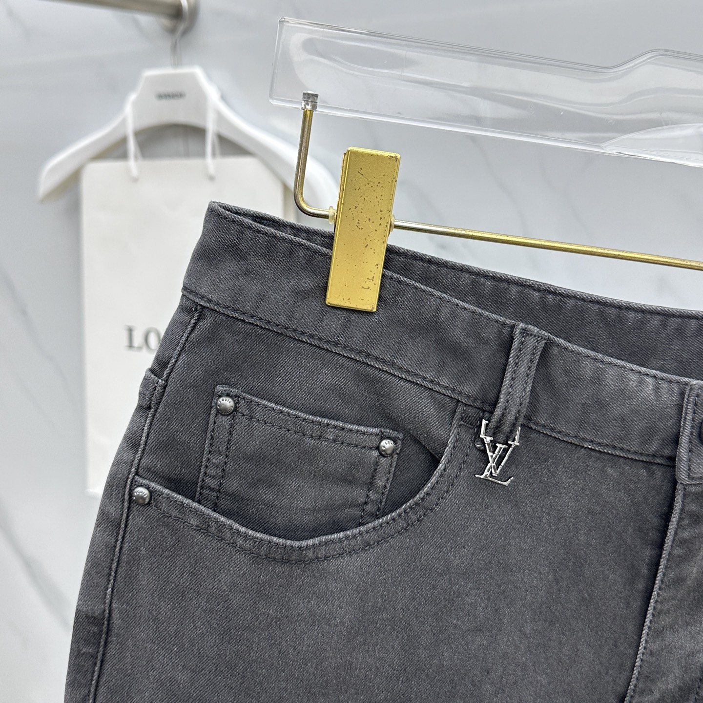 🆕BBR巴宝莉 男装系列属于时装圈无法复制和取代的存在，代表着意式典型的品牌 工艺、品质及剪裁设计都堪称