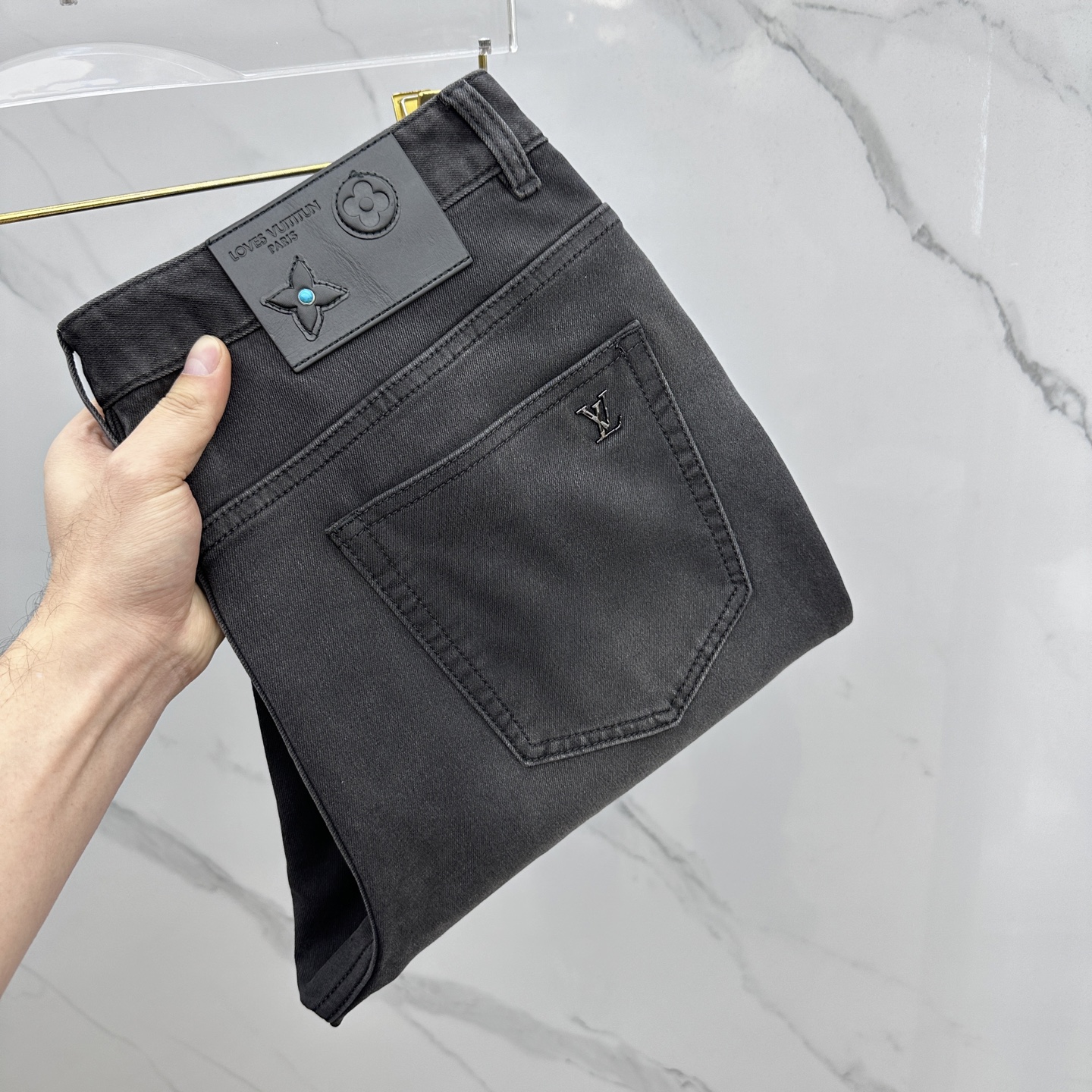 🆕BBR巴宝莉 男装系列属于时装圈无法复制和取代的存在，代表着意式典型的品牌 工艺、品质及剪裁设计都堪称