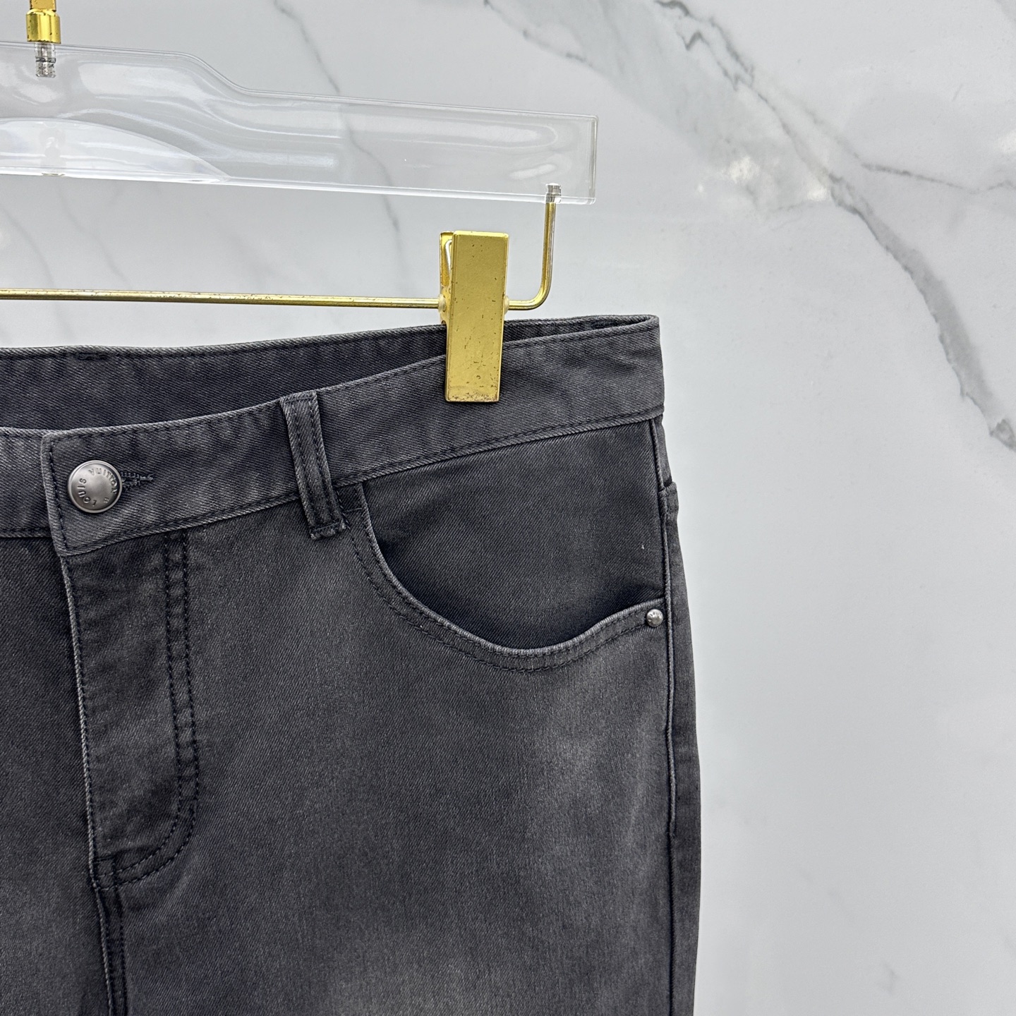 🆕BBR巴宝莉 男装系列属于时装圈无法复制和取代的存在，代表着意式典型的品牌 工艺、品质及剪裁设计都堪称