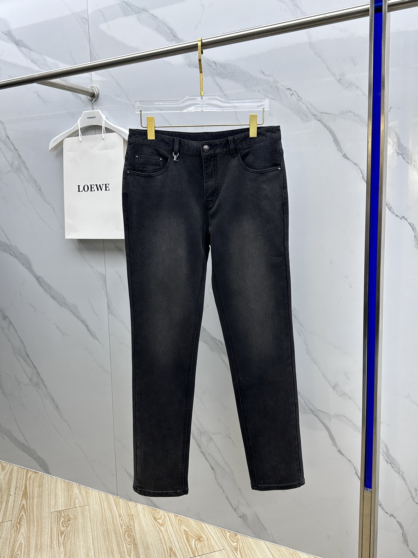 🆕BBR巴宝莉 男装系列属于时装圈无法复制和取代的存在，代表着意式典型的品牌 工艺、品质及剪裁设计都堪称