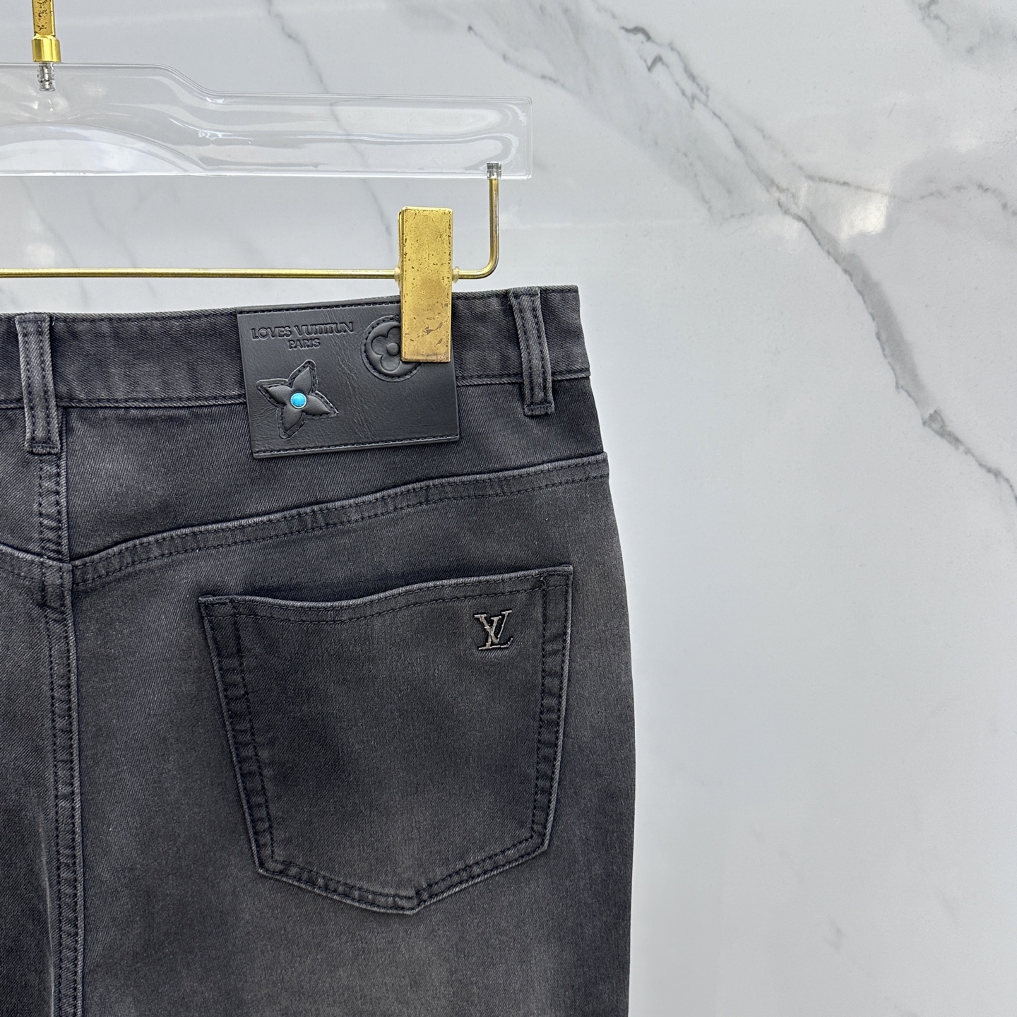 🆕BBR巴宝莉 男装系列属于时装圈无法复制和取代的存在，代表着意式典型的品牌 工艺、品质及剪裁设计都堪称