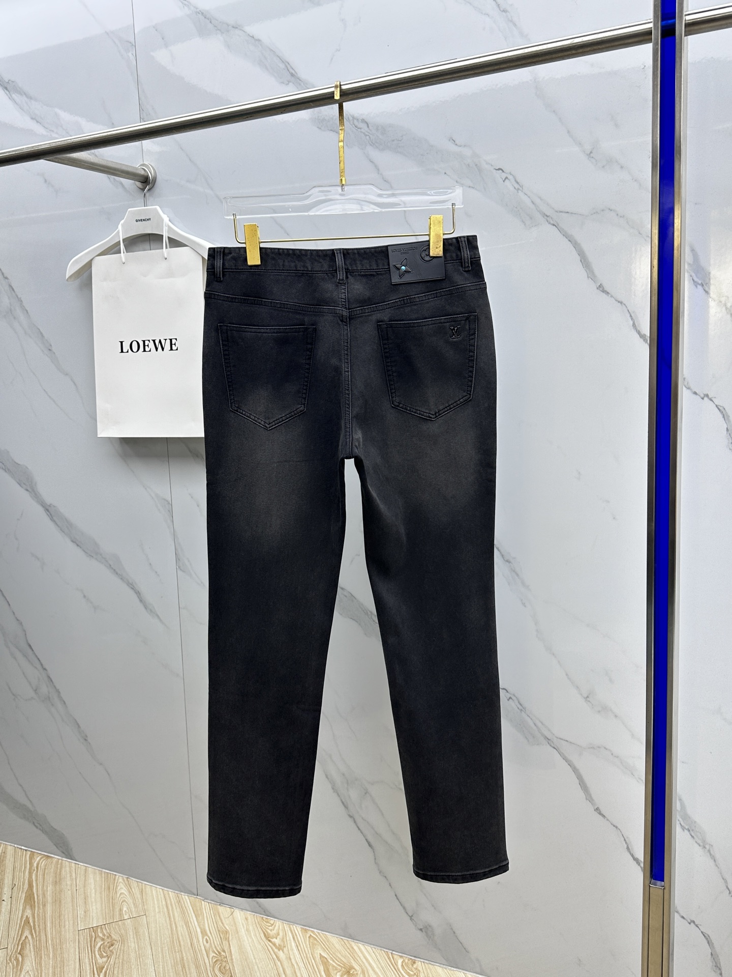 🆕BBR巴宝莉 男装系列属于时装圈无法复制和取代的存在，代表着意式典型的品牌 工艺、品质及剪裁设计都堪称