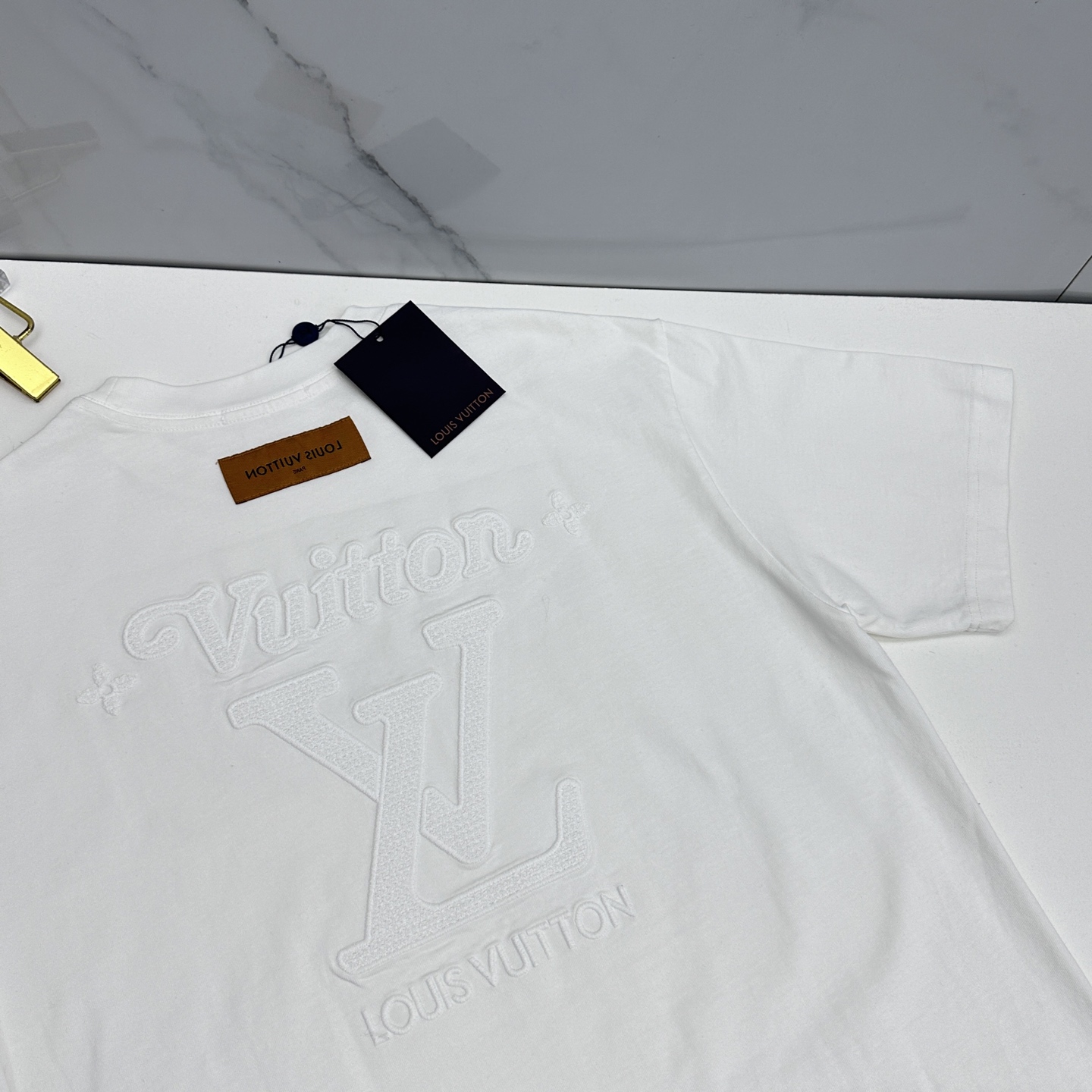 🆕LV路易威登 2026春夏新款logo字母刺绣短袖 官网同款T恤 双纱纯棉面料 多元化搭配 是眼下时尚