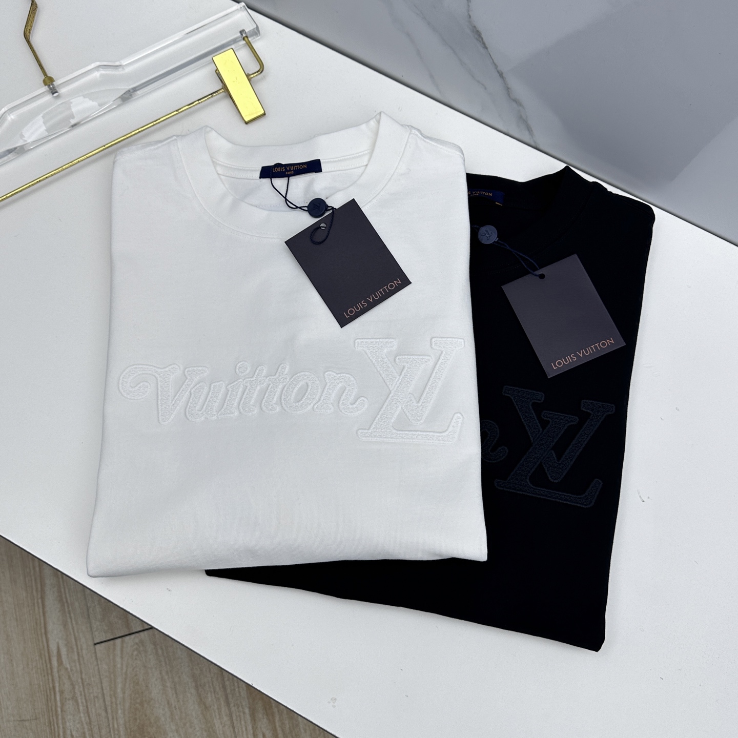 🆕LV路易威登 2026春夏新款logo字母刺绣短袖 官网同款T恤 双纱纯棉面料 多元化搭配 符合眼下时