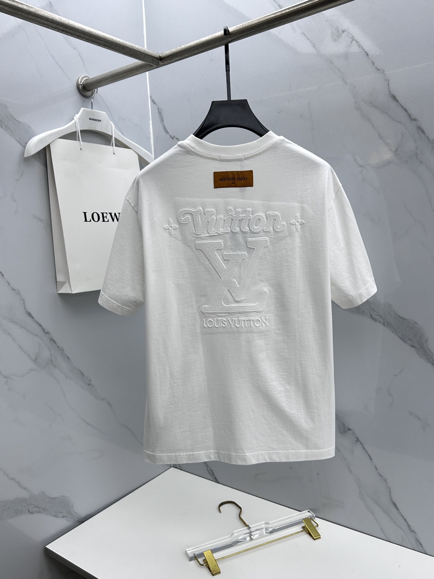 🆕LV路易威登 2026春夏新款logo字母刺绣短袖 官网同款T恤 双纱纯棉面料 多元化搭配 是眼下时尚