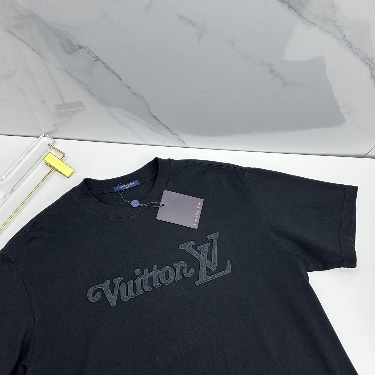 🆕LV路易威登 2026春夏新款logo字母刺绣短袖 官网同款T恤 双纱纯棉面料 多元化搭配 符合眼下时