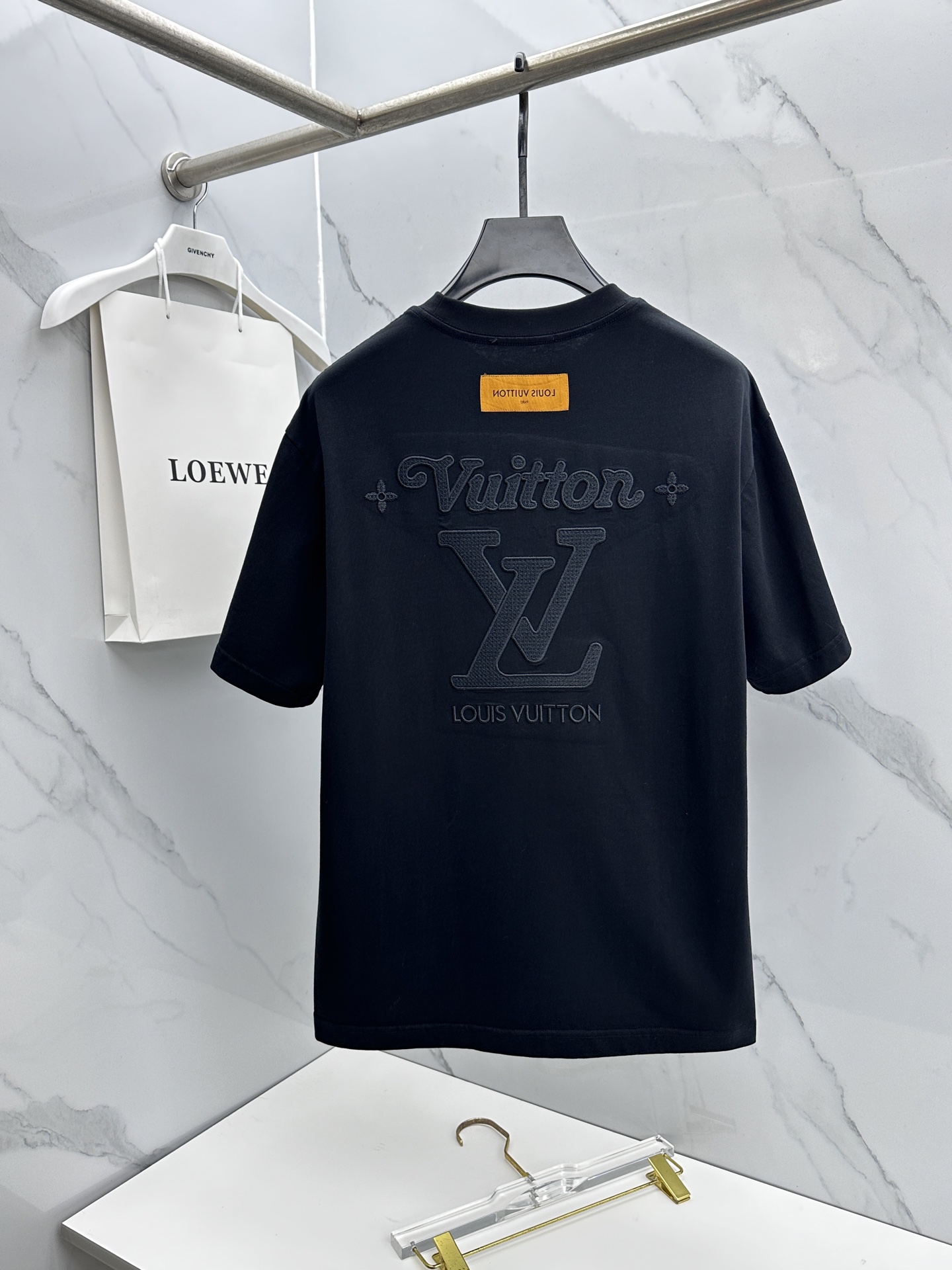 🆕LV路易威登 2026春夏新款logo字母刺绣短袖 官网同款T恤 双纱纯棉面料 多元化搭配 符合眼下时