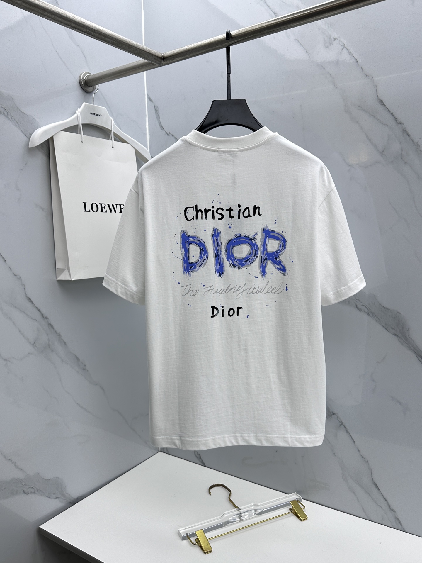 🆕Dior迪奥 2026春夏新款logo字母艺术字涂鸦短袖 官网同款T恤 双纱纯棉面料 多元化搭配 迎合