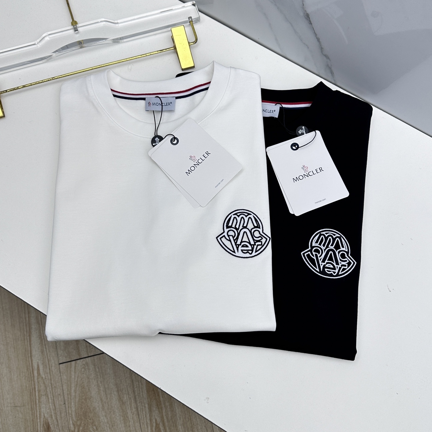 🆕Mon*蒙口 2026春夏新款logo创意刺绣短袖 官网同款T恤 双纱纯棉面料 多元化搭配 迎合眼下时