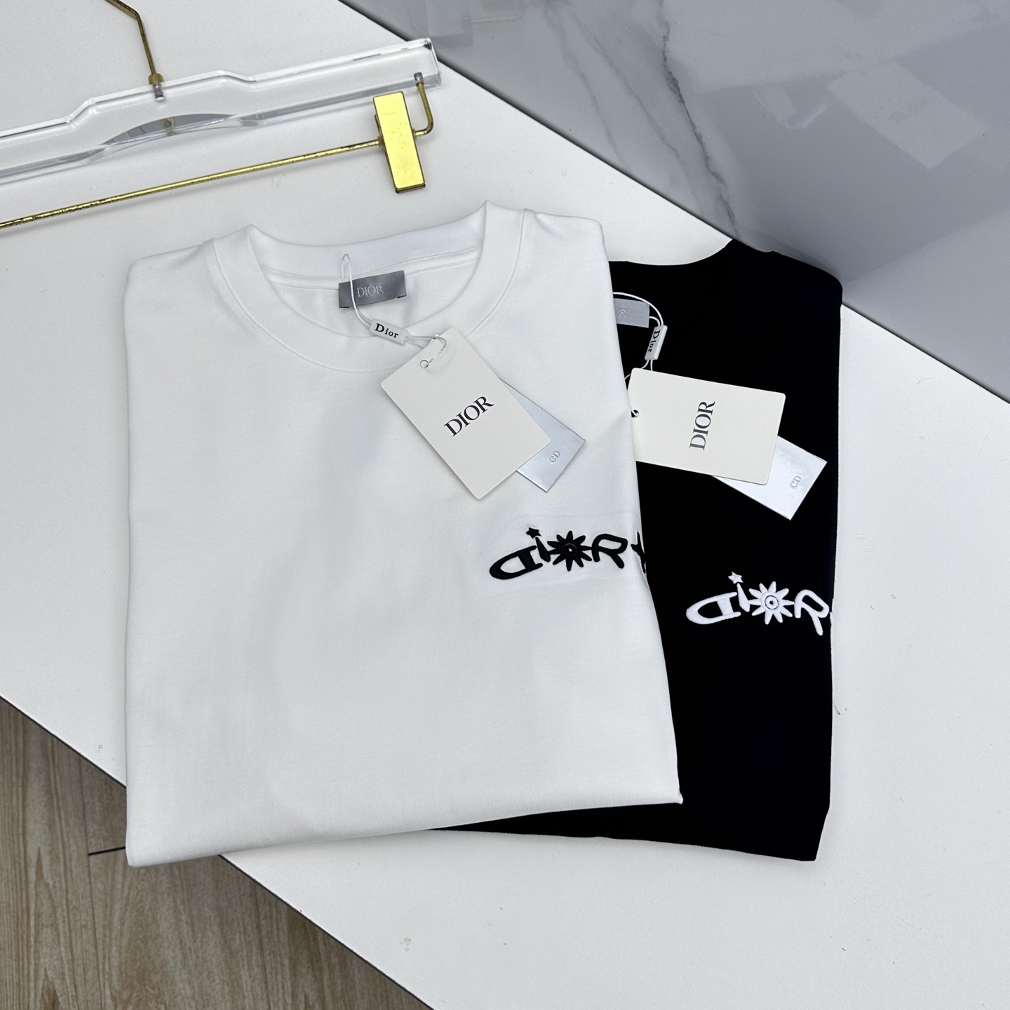 🆕Dior迪奥 2026春夏新款logo刺绣短袖 官网同款T恤 双纱纯棉面料 多元化搭配 迎合眼下时尚前