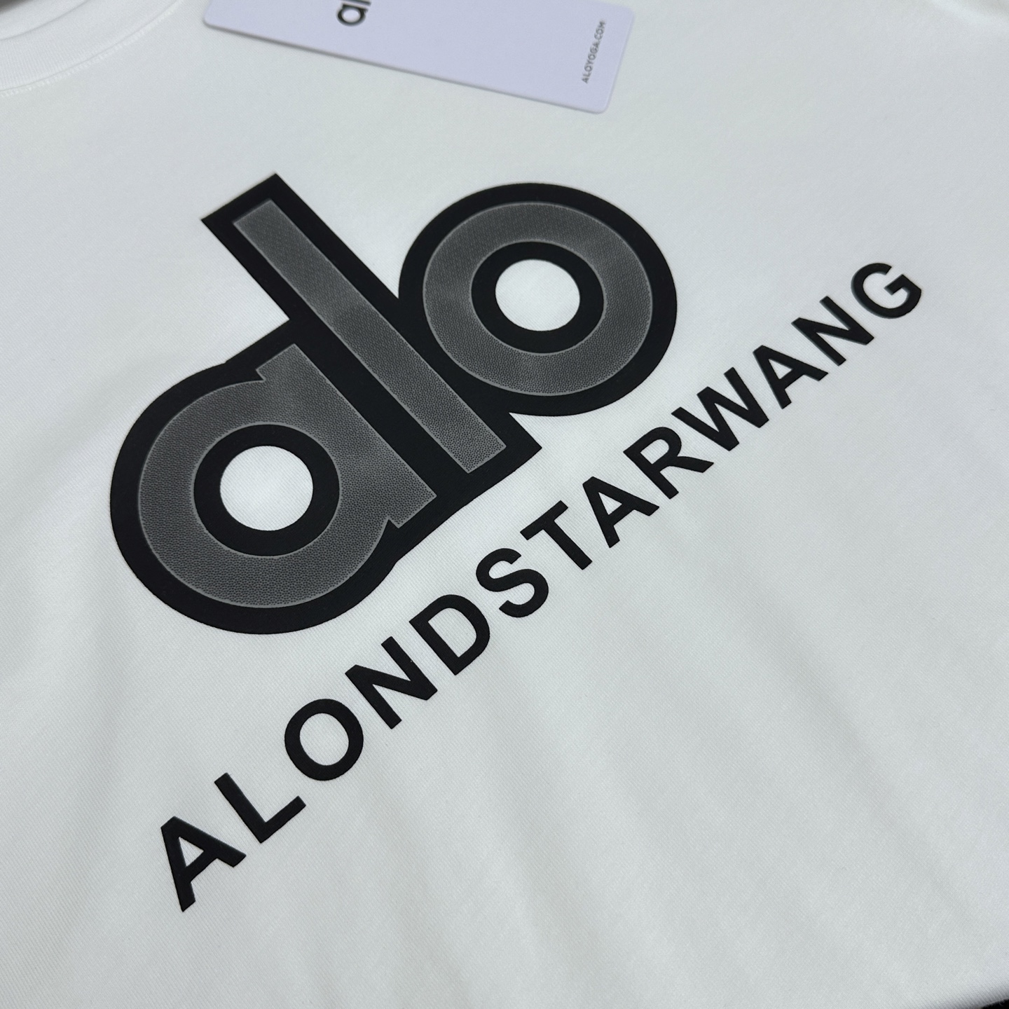 🆕alo 2026春夏新款logo印花短袖 官网同款T恤 双纱纯棉面料 多元化搭配 迎合眼下时尚前沿的创