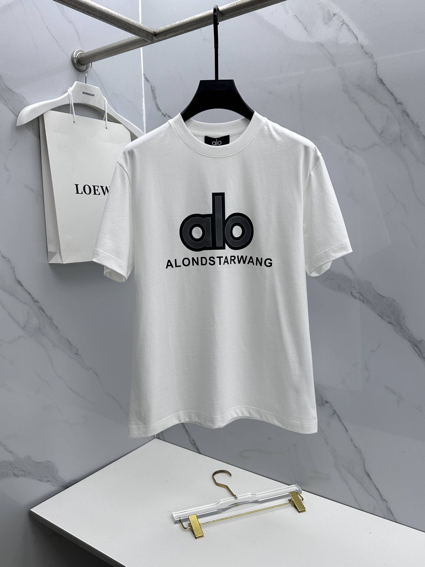 🆕alo 2026春夏新款logo印花短袖 官网同款T恤 双纱纯棉面料 多元化搭配 迎合眼下时尚前沿的创