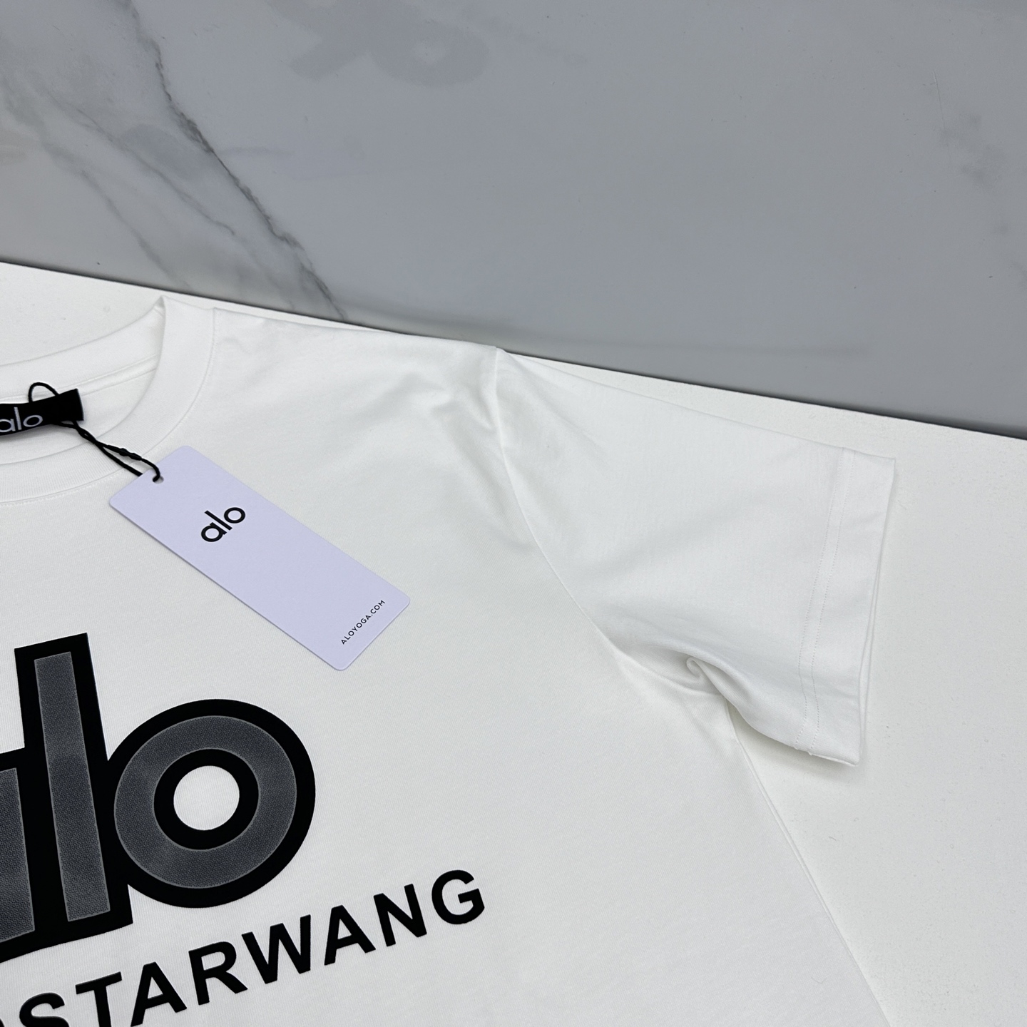 🆕alo 2026春夏新款logo印花短袖 官网同款T恤 双纱纯棉面料 多元化搭配 迎合眼下时尚前沿的创