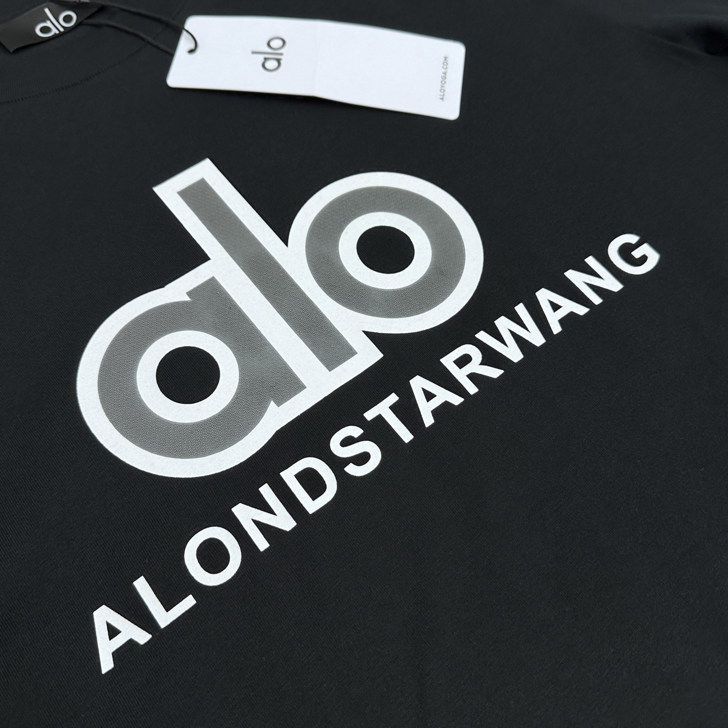 🆕alo 2026春夏新款logo印花短袖 官网同款T恤 双纱纯棉面料 多元化搭配 迎合眼下时尚前沿的创