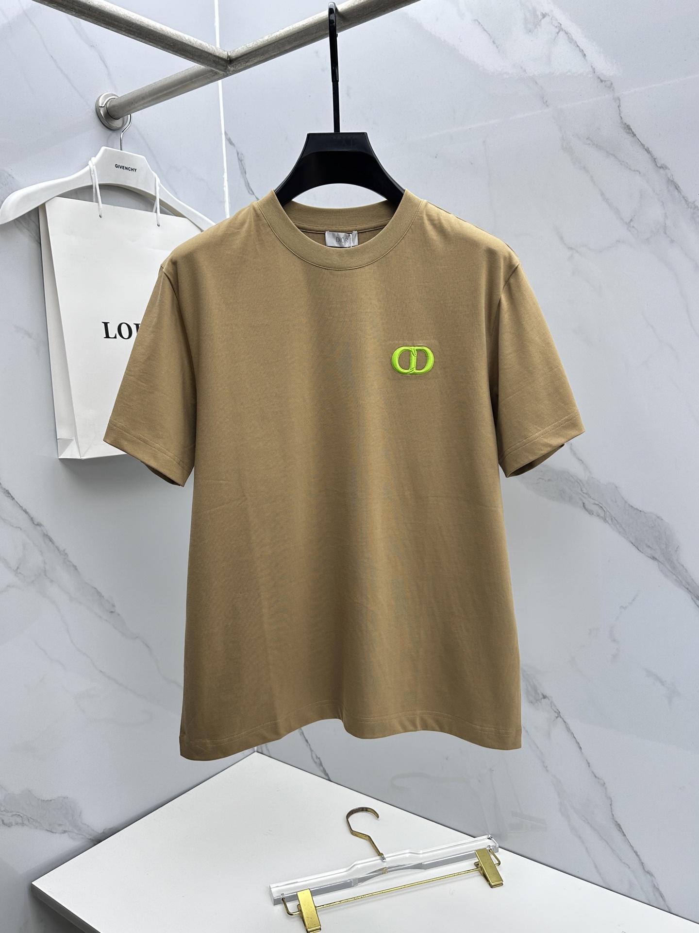 🆕Dior迪奥 2026春夏新款logo刺绣短袖 官网同款T恤 双纱纯棉面料 多元化搭配 迎合眼下时尚前