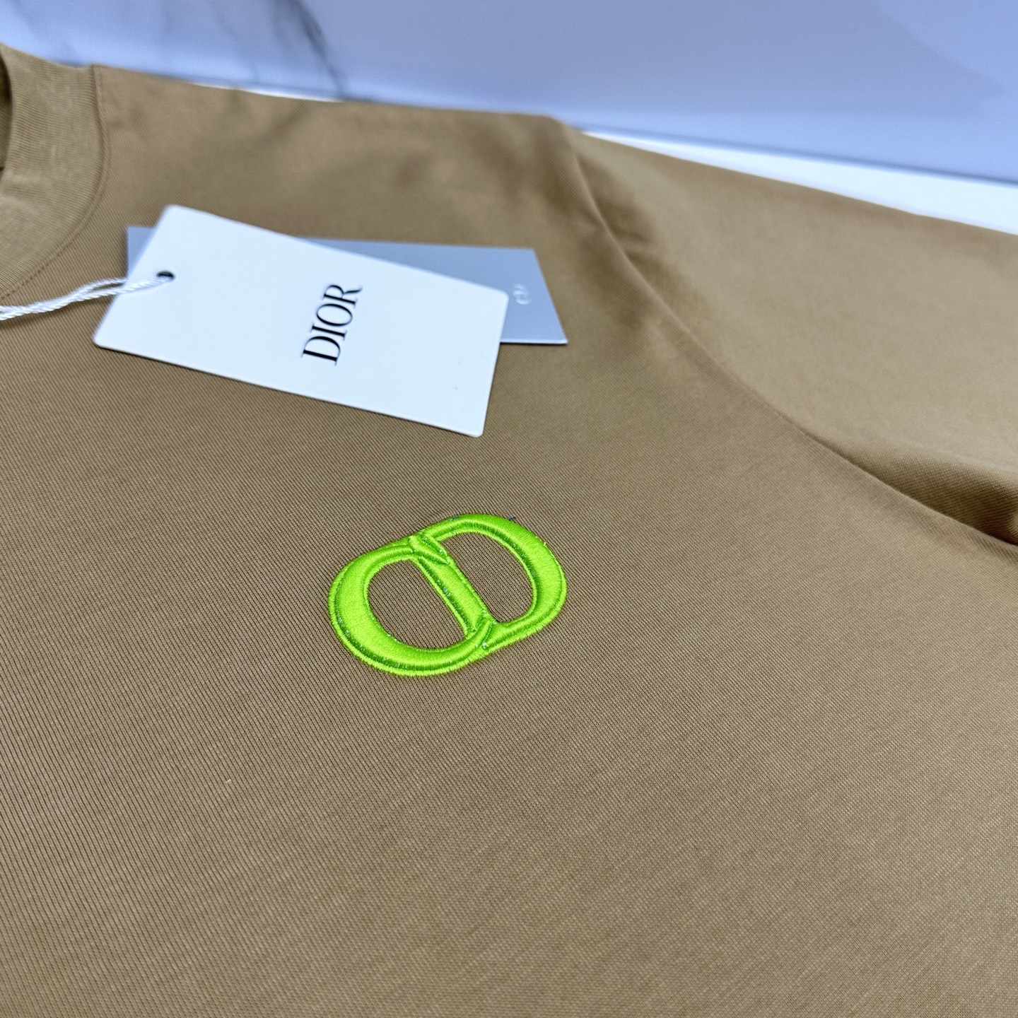 🆕Dior迪奥 2026春夏新款logo刺绣短袖 官网同款T恤 双纱纯棉面料 多元化搭配 迎合眼下时尚前