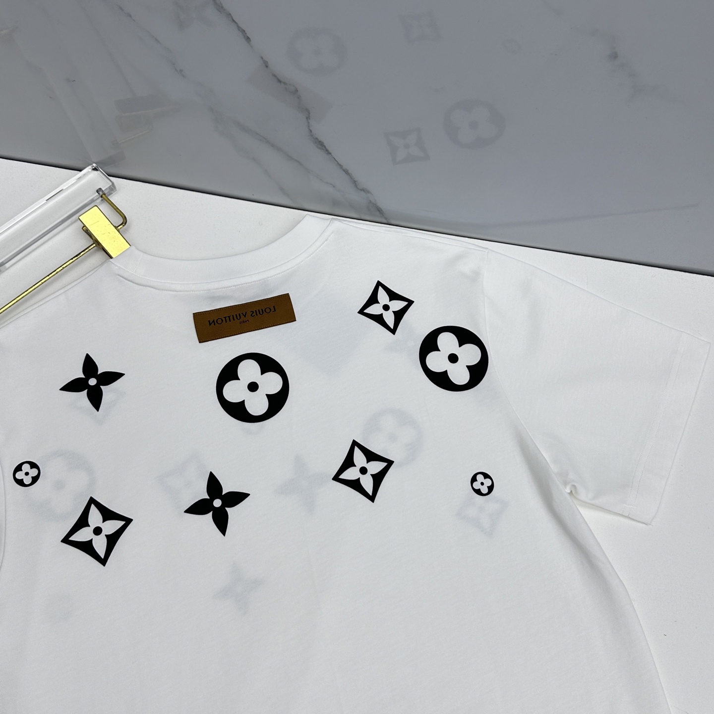 🆕LV路易威登 2026春夏新款logo压胶短袖 官网同款T恤 双纱纯棉面料 多元化搭配 迎合眼下时尚前