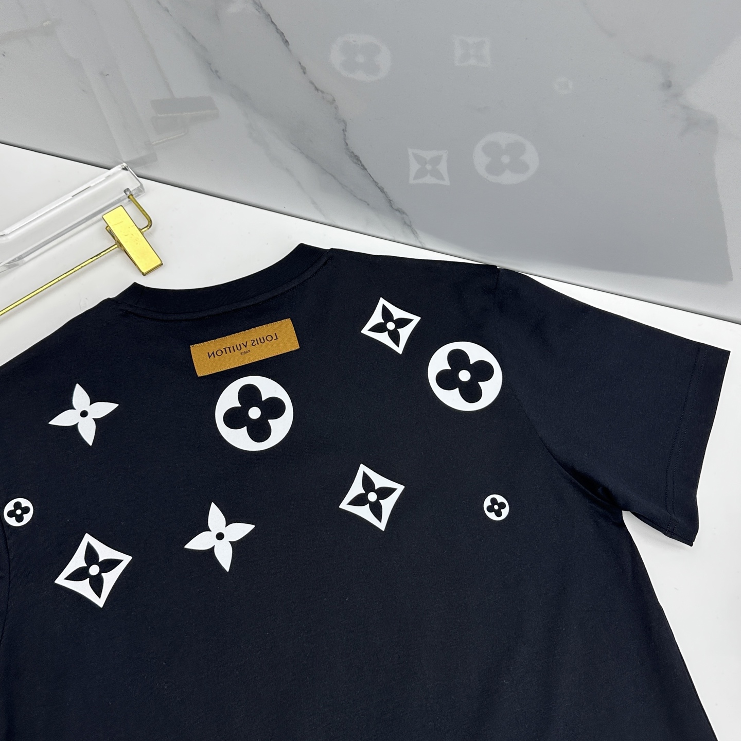 🆕LV路易威登 2026春夏新款logo压胶短袖 官网同款T恤 双纱纯棉面料 多元化搭配 迎合眼下时尚前