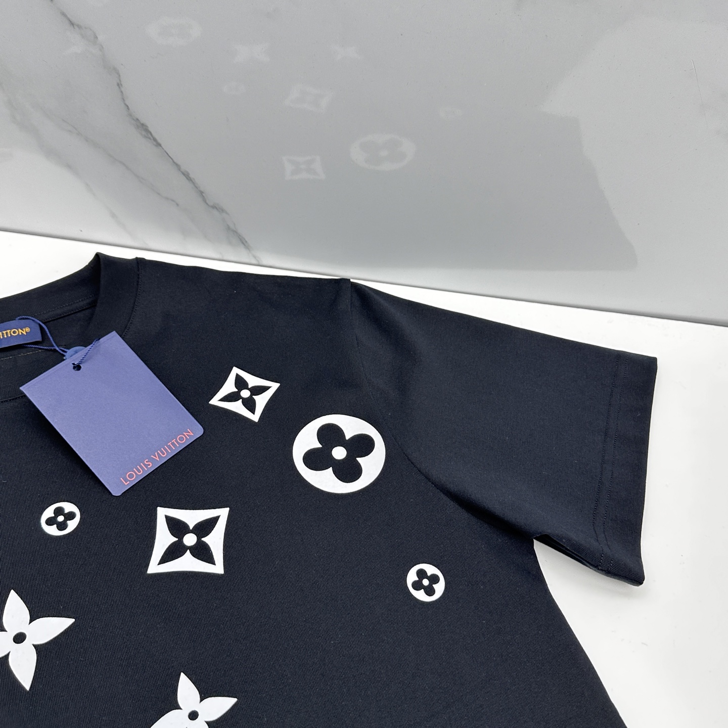 🆕LV路易威登 2026春夏新款logo压胶短袖 官网同款T恤 双纱纯棉面料 多元化搭配 迎合眼下时尚前