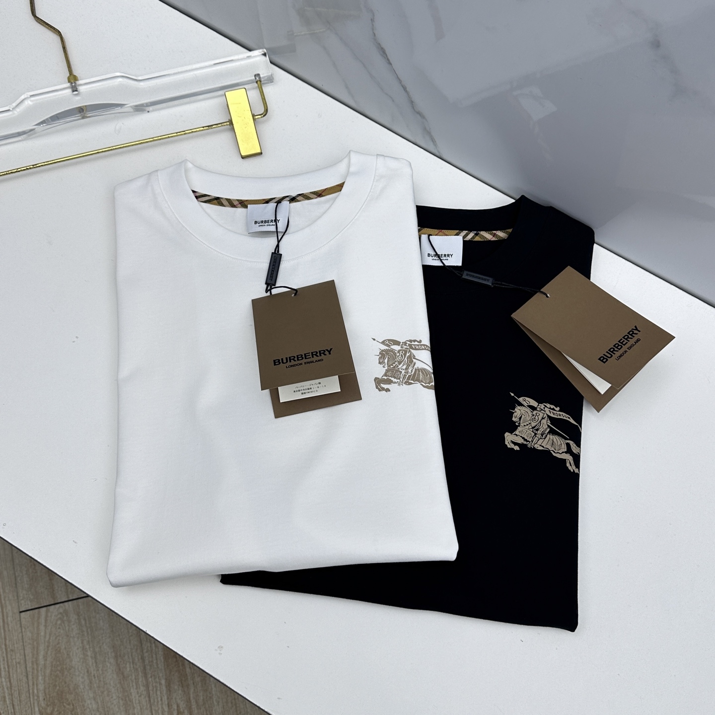 🆕Burberry巴宝莉 2026春夏新款logo刺绣短袖 官网同款T恤 双纱纯棉面料 多元化搭配 迎合