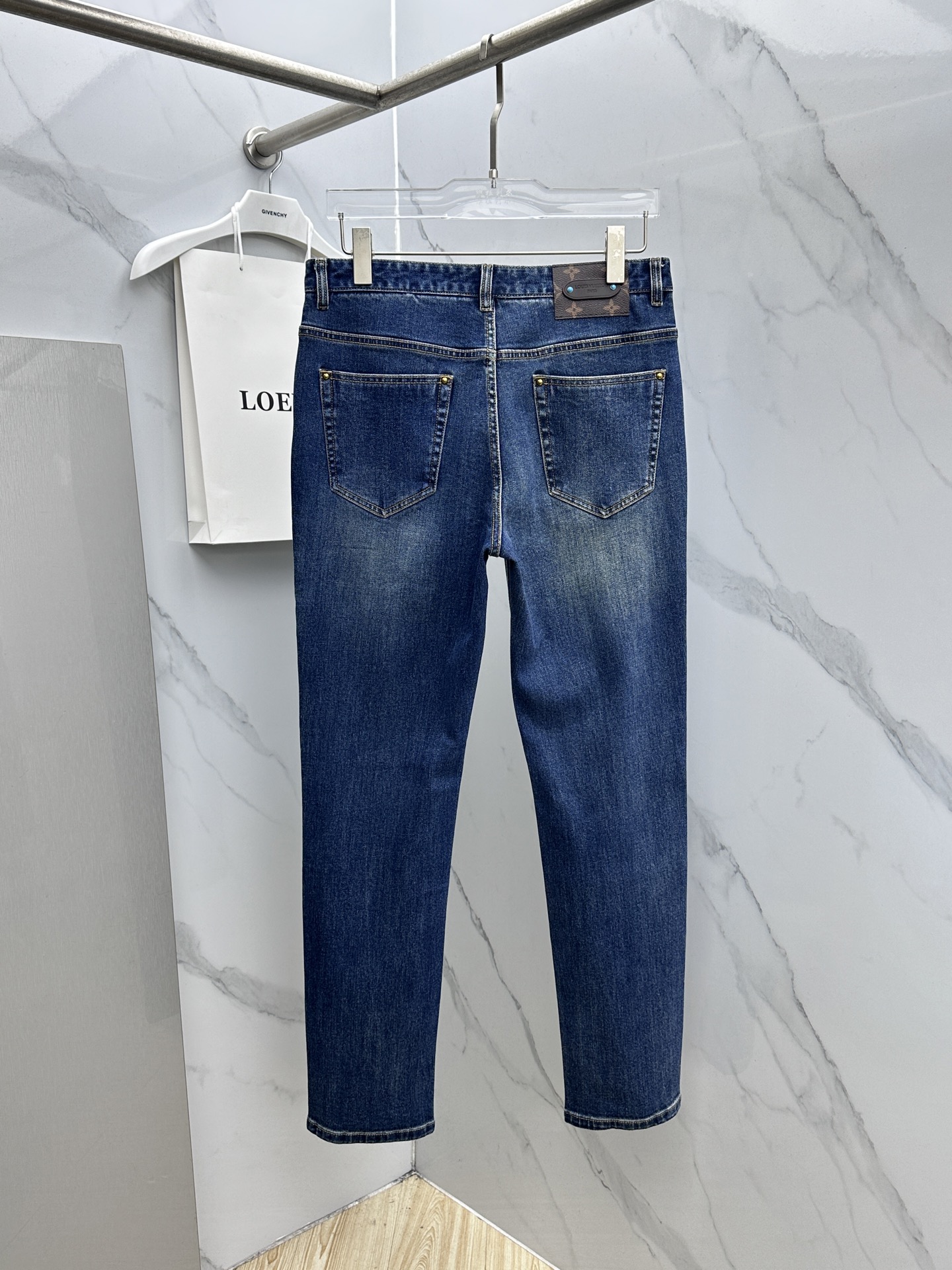 🆕LV路易威登 男装系列属于时装圈无法复制和取代的存在，代表着意式典型的品牌 工艺、品质及剪裁设计都堪称