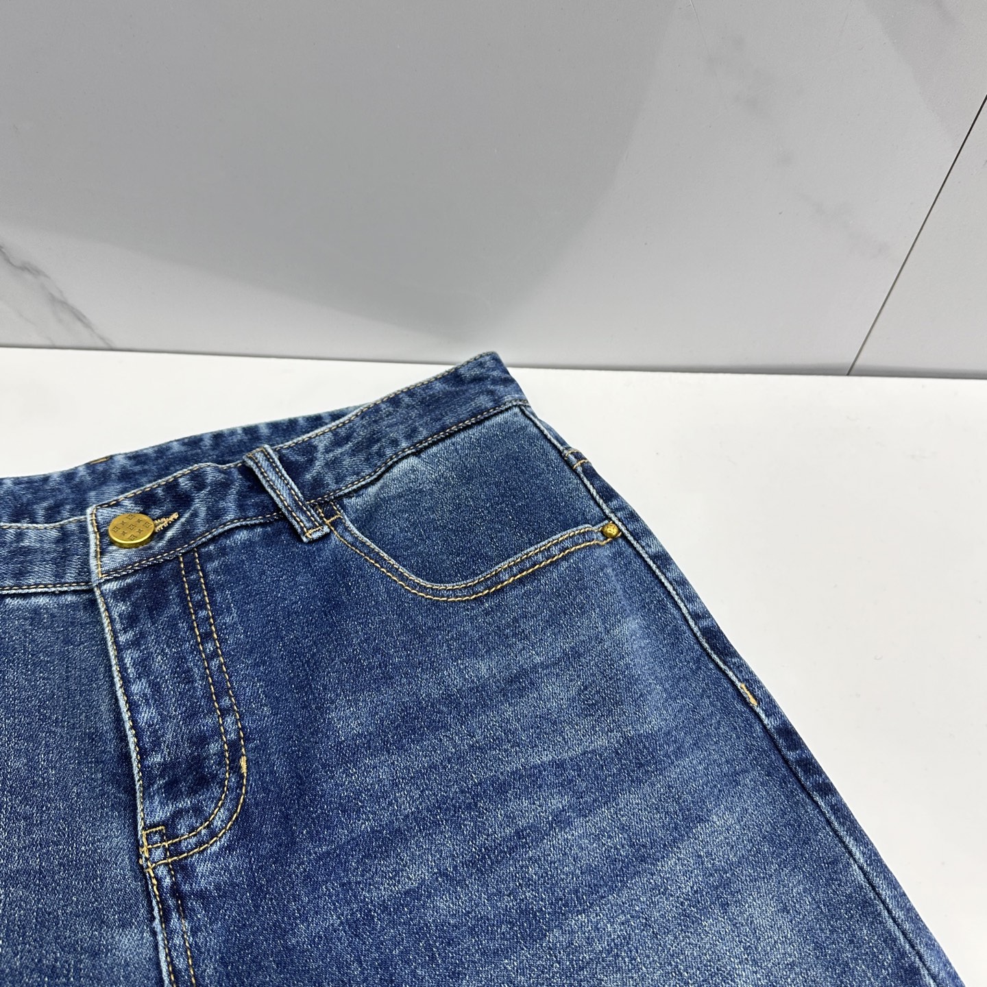 🆕LV路易威登 男装系列属于时装圈无法复制和取代的存在，代表着意式典型的品牌 工艺、品质及剪裁设计都堪称