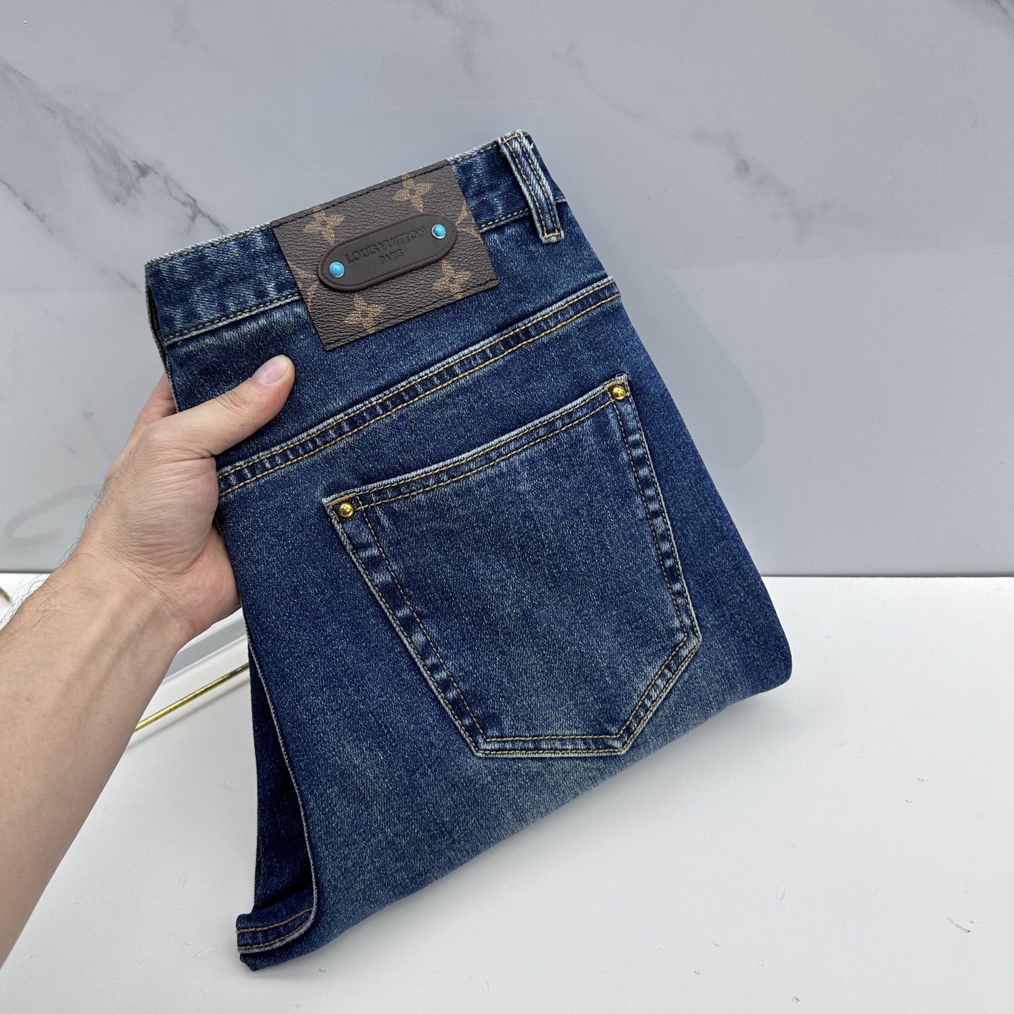 🆕LV路易威登 男装系列属于时装圈无法复制和取代的存在，代表着意式典型的品牌 工艺、品质及剪裁设计都堪称