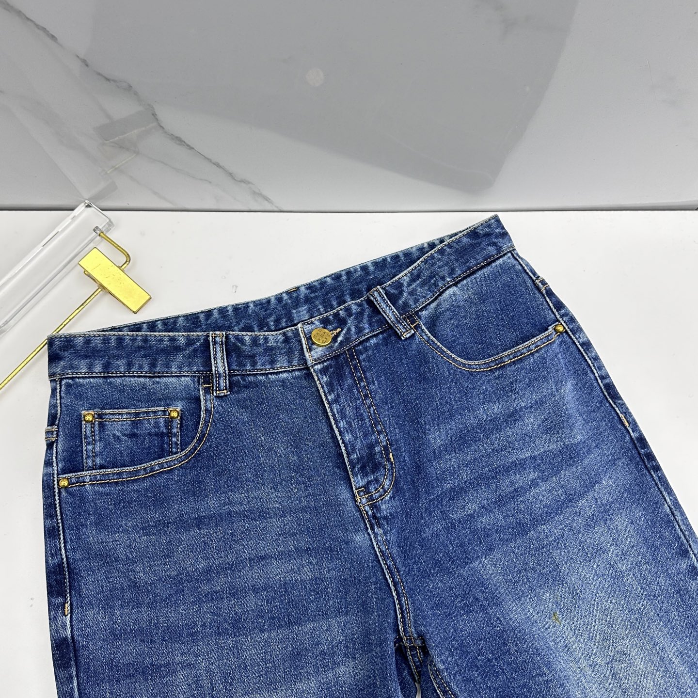 🆕LV路易威登 男装系列属于时装圈无法复制和取代的存在，代表着意式典型的品牌 工艺、品质及剪裁设计都堪称