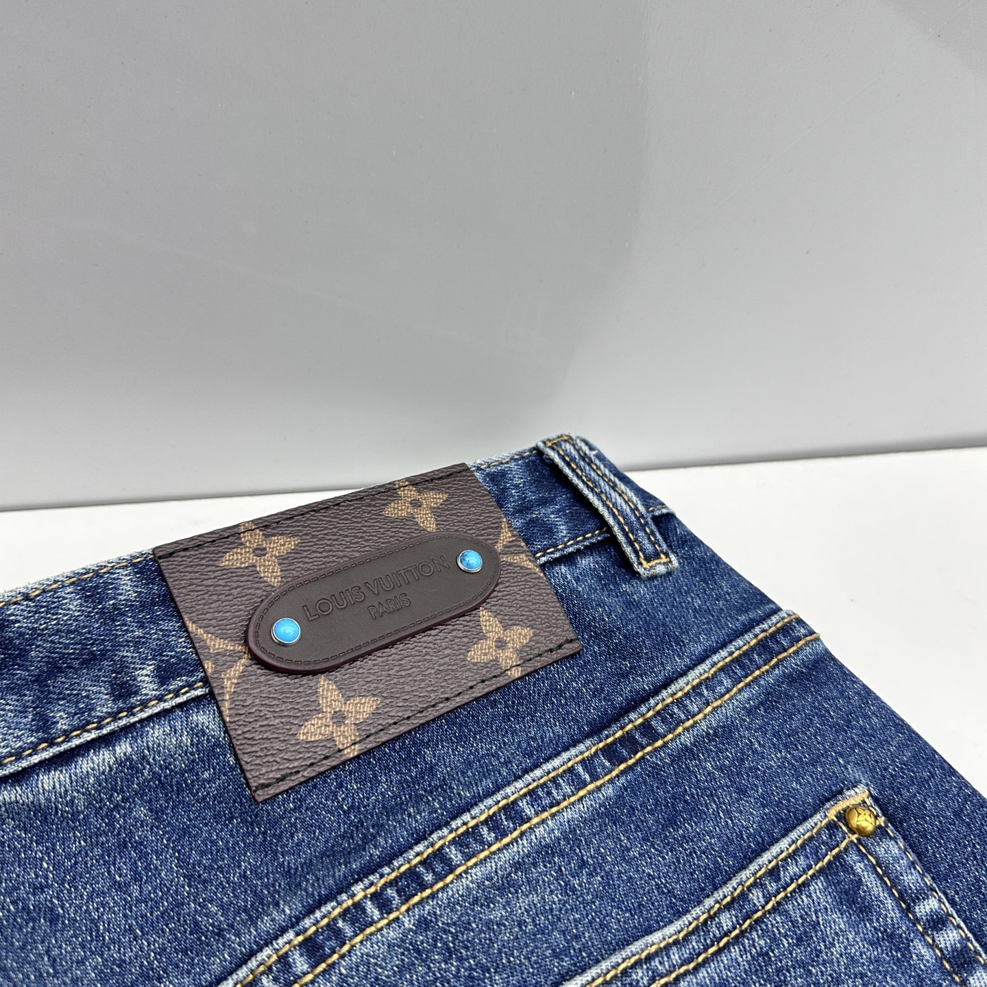 🆕LV路易威登 男装系列属于时装圈无法复制和取代的存在，代表着意式典型的品牌 工艺、品质及剪裁设计都堪称