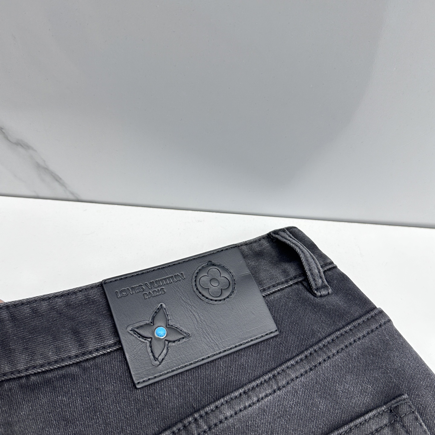 🆕LV路易威登 男装系列属于时装圈无法复制和取代的存在，代表着意式典型的品牌 工艺、品质及剪裁设计都堪称