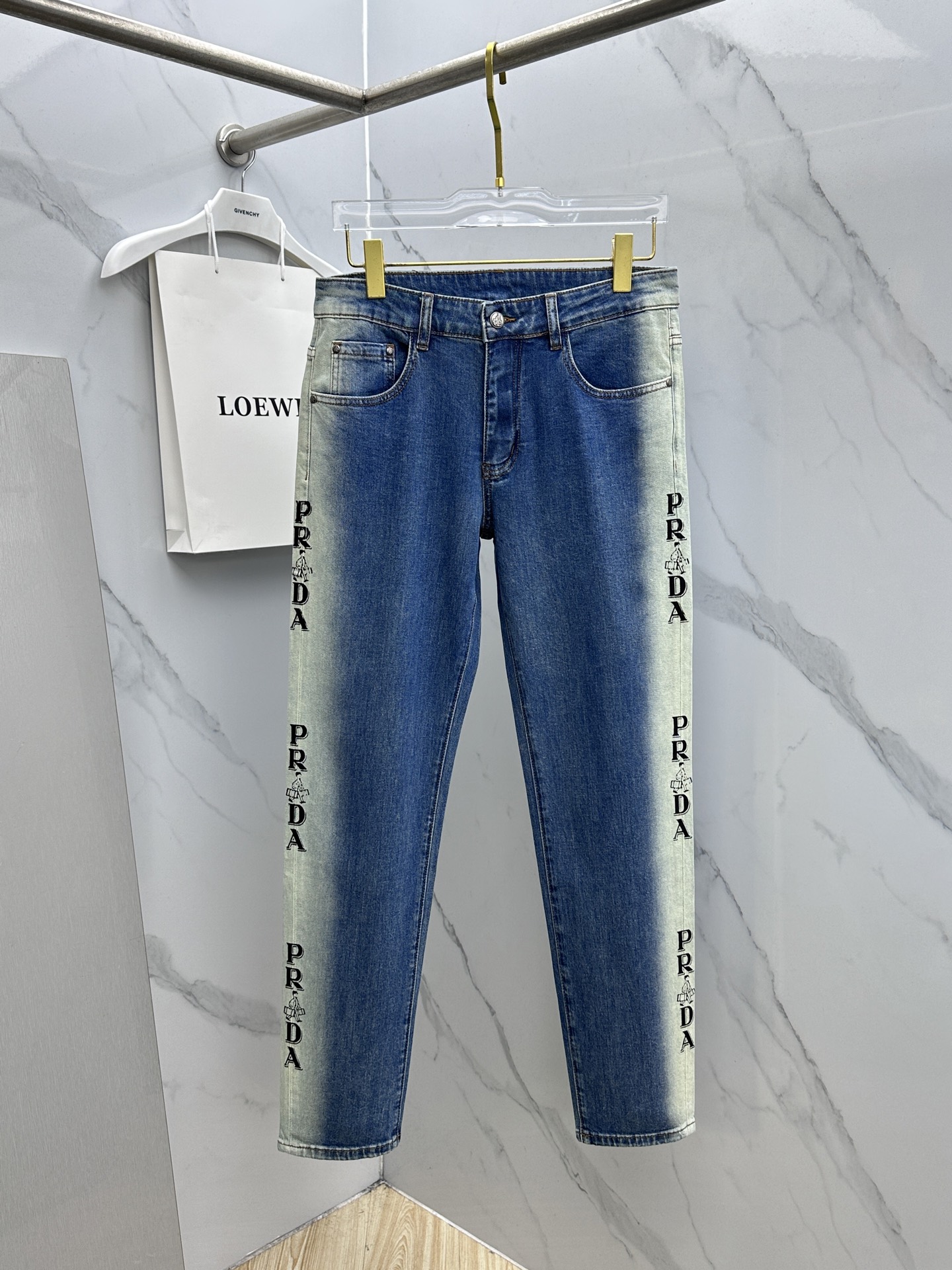 🆕Prada普拉达 🔥高端定制、26春季最新款洗水牛仔裤 柜台同步发售 原版定制复刻 客供定制辅料 原单