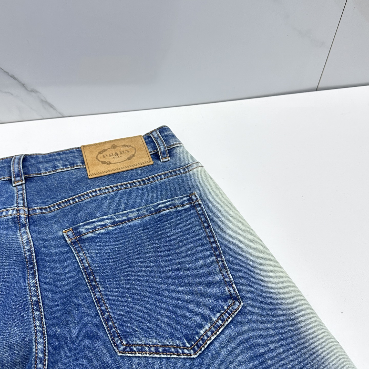 🆕Prada普拉达 🔥高端定制、26春季最新款洗水牛仔裤 柜台同步发售 原版定制复刻 客供定制辅料 原单