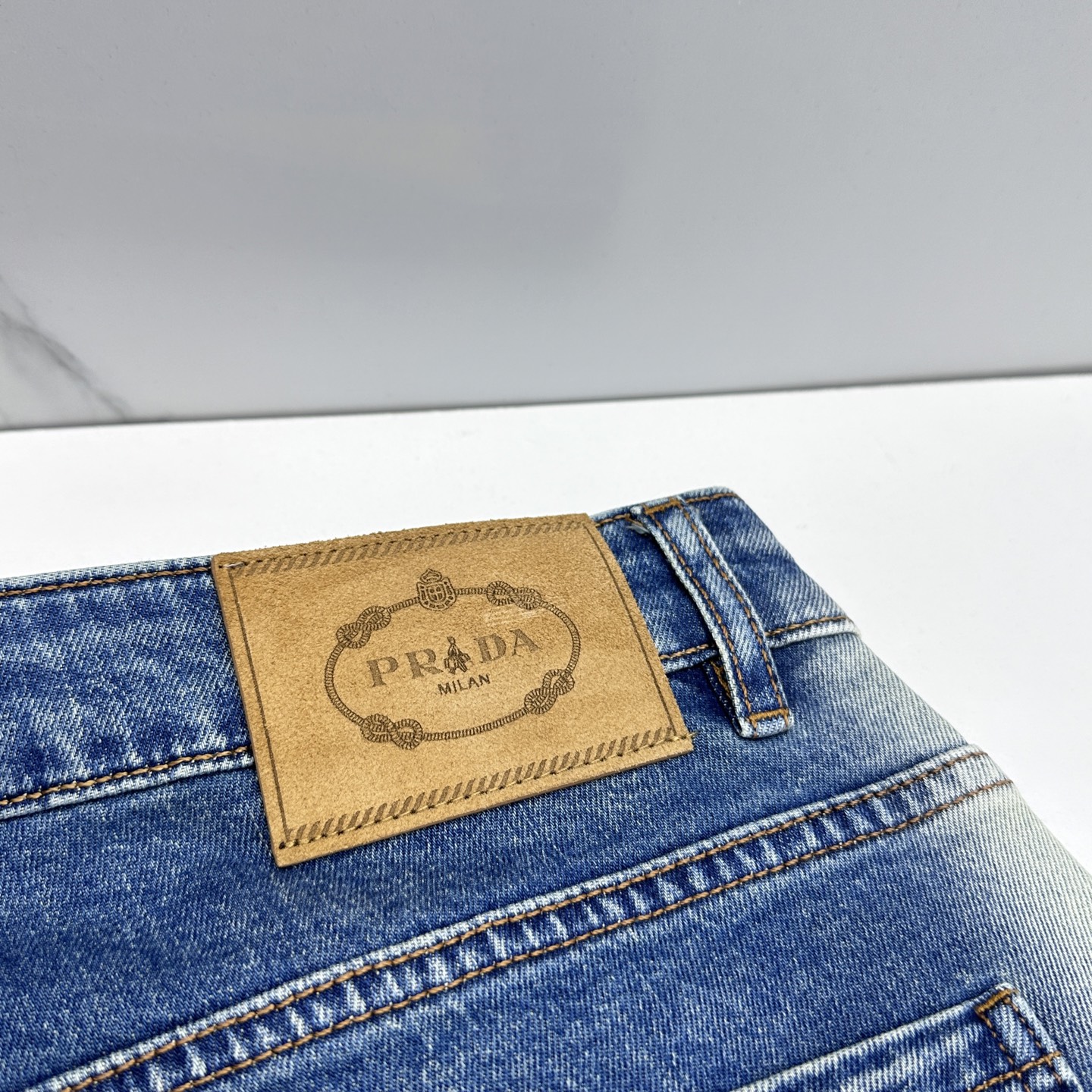 🆕Prada普拉达 🔥高端定制、26春季最新款洗水牛仔裤 柜台同步发售 原版定制复刻 客供定制辅料 原单