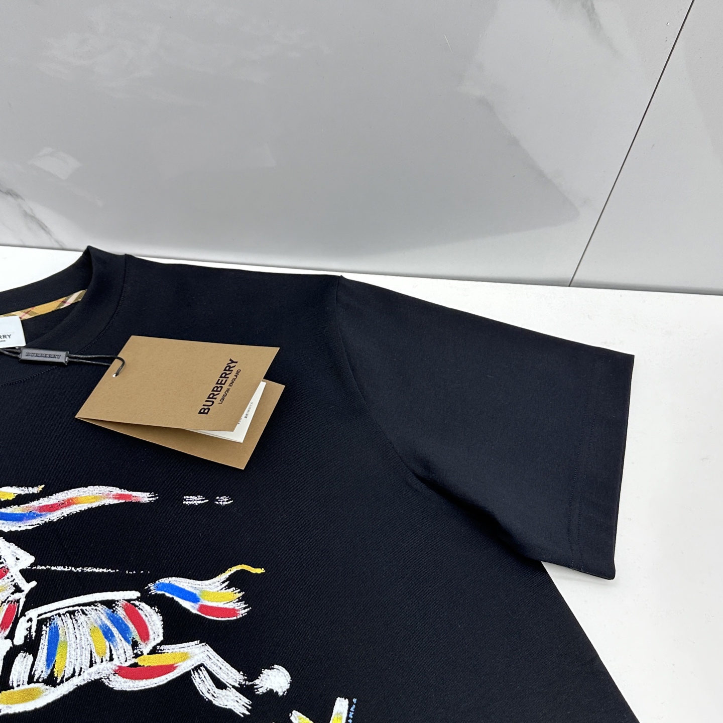 🆕Burberry巴宝莉 2026春夏新款logo彩绘短袖 官网同款T恤 双纱纯棉面料 多元化搭配 迎合