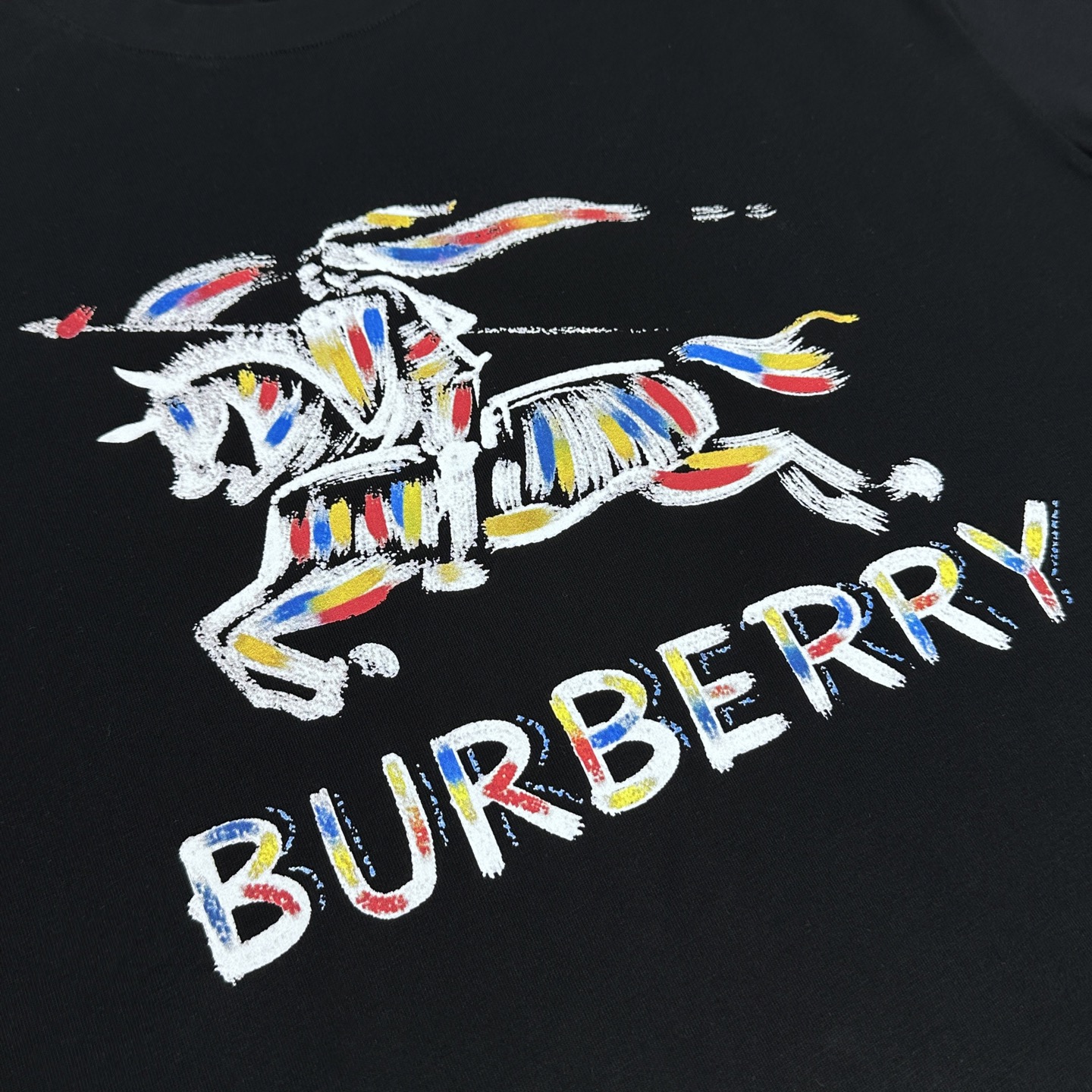 🆕Burberry巴宝莉 2026春夏新款logo彩绘短袖 官网同款T恤 双纱纯棉面料 多元化搭配 迎合