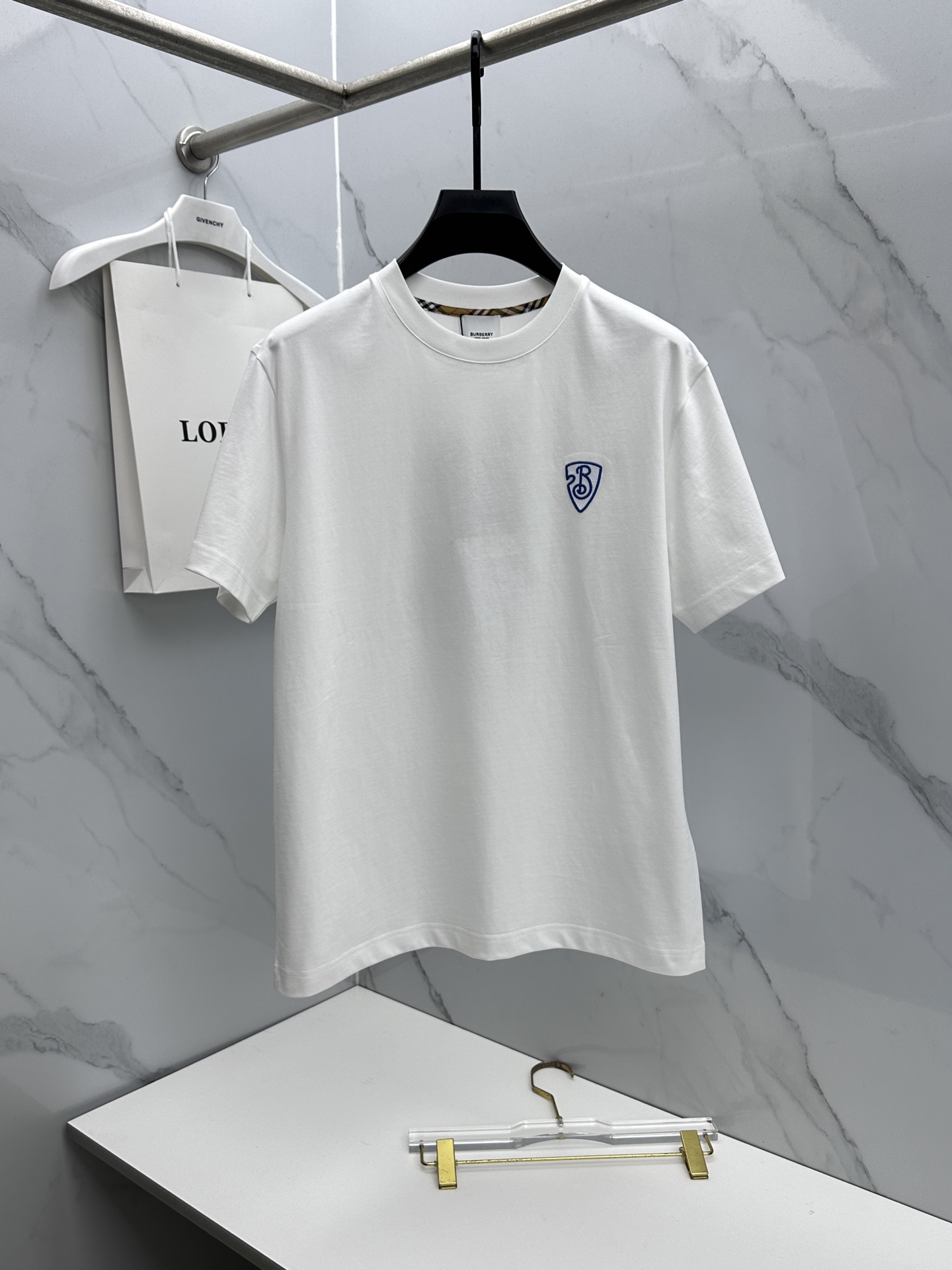 🆕Burberry巴宝莉 2026春夏新款logo刺绣短袖 双纱纯棉面料 多元化搭配 迎合眼下时尚前沿的