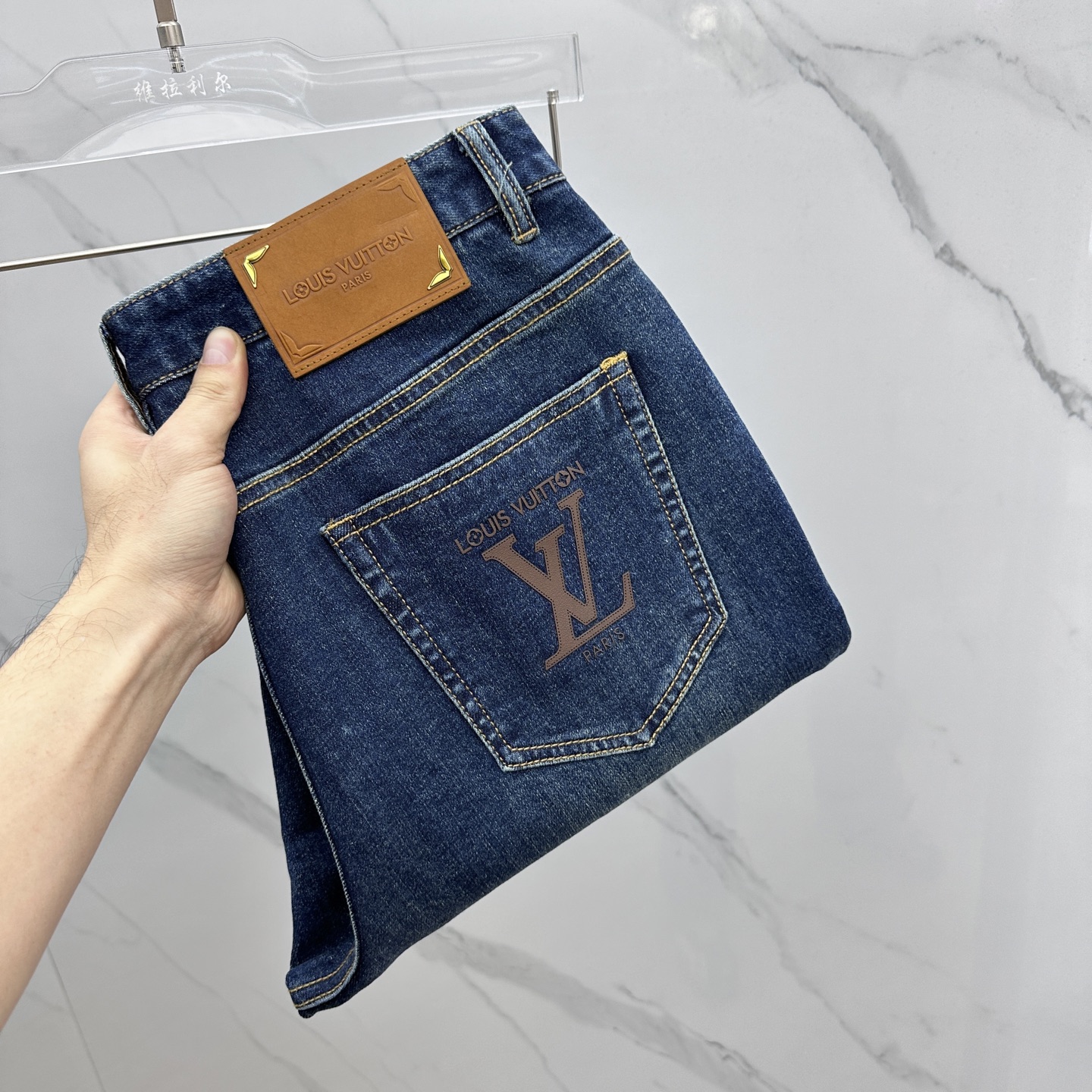 🆕LV路易威登 男装系列属于时装圈无法复制和取代的存在，代表着意式典型的品牌 工艺、品质及剪裁设计都堪称