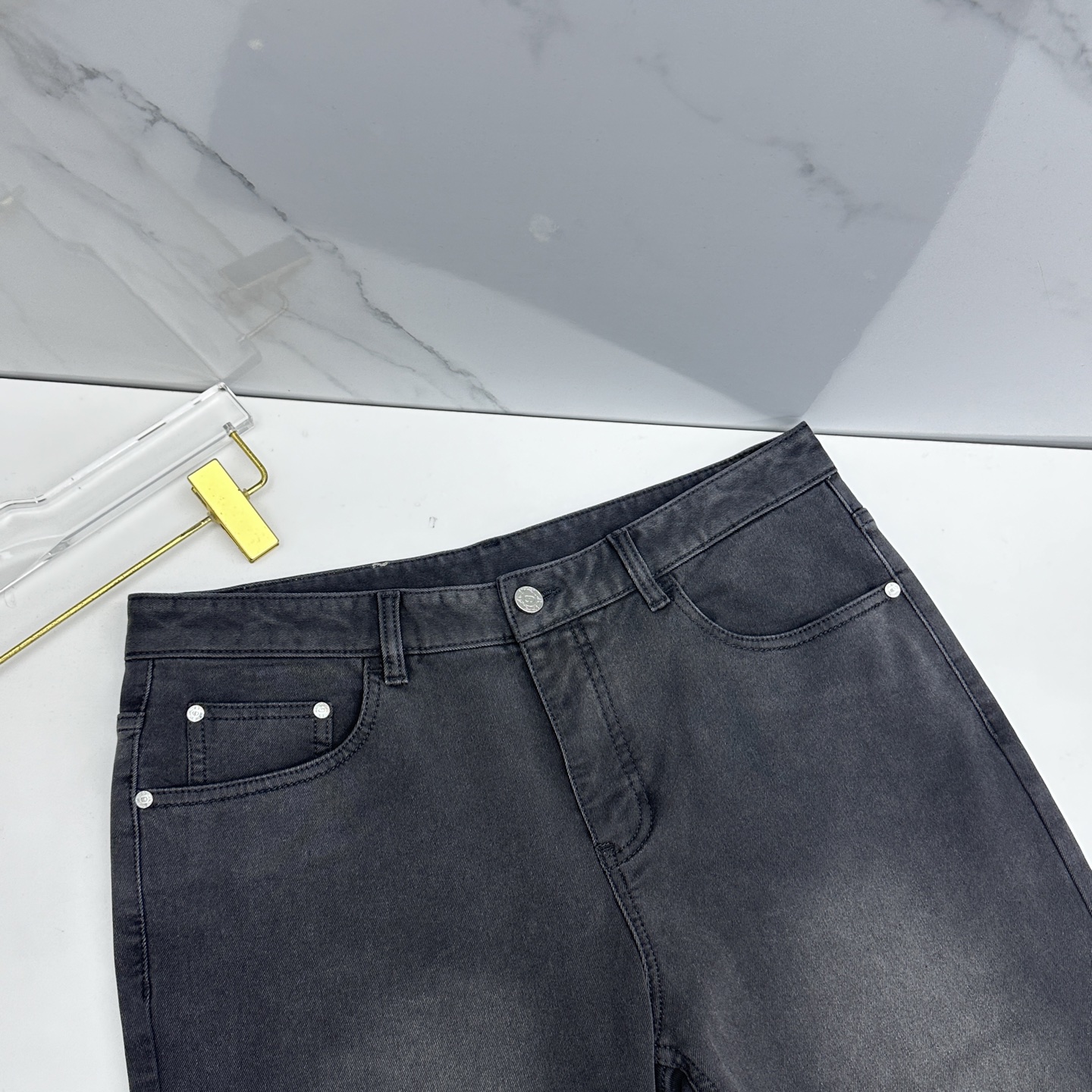 🆕Dior迪奥 男装系列属于时装圈无法复制和取代的存在，代表着意式典型的品牌 工艺、品质及剪裁设计都堪称