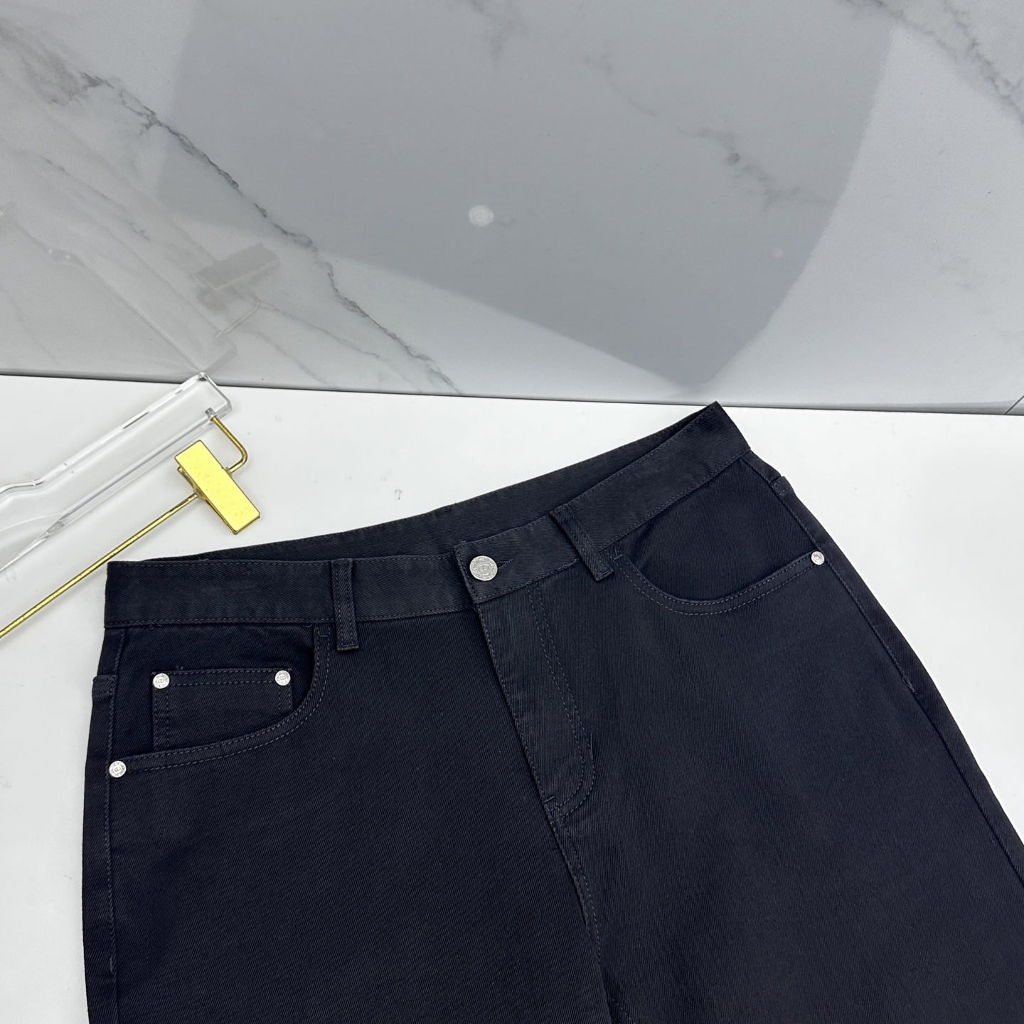 🆕Dior迪奥 男装系列属于时装圈无法复制和取代的存在，代表着意式典型的品牌 工艺、品质及剪裁设计都堪称