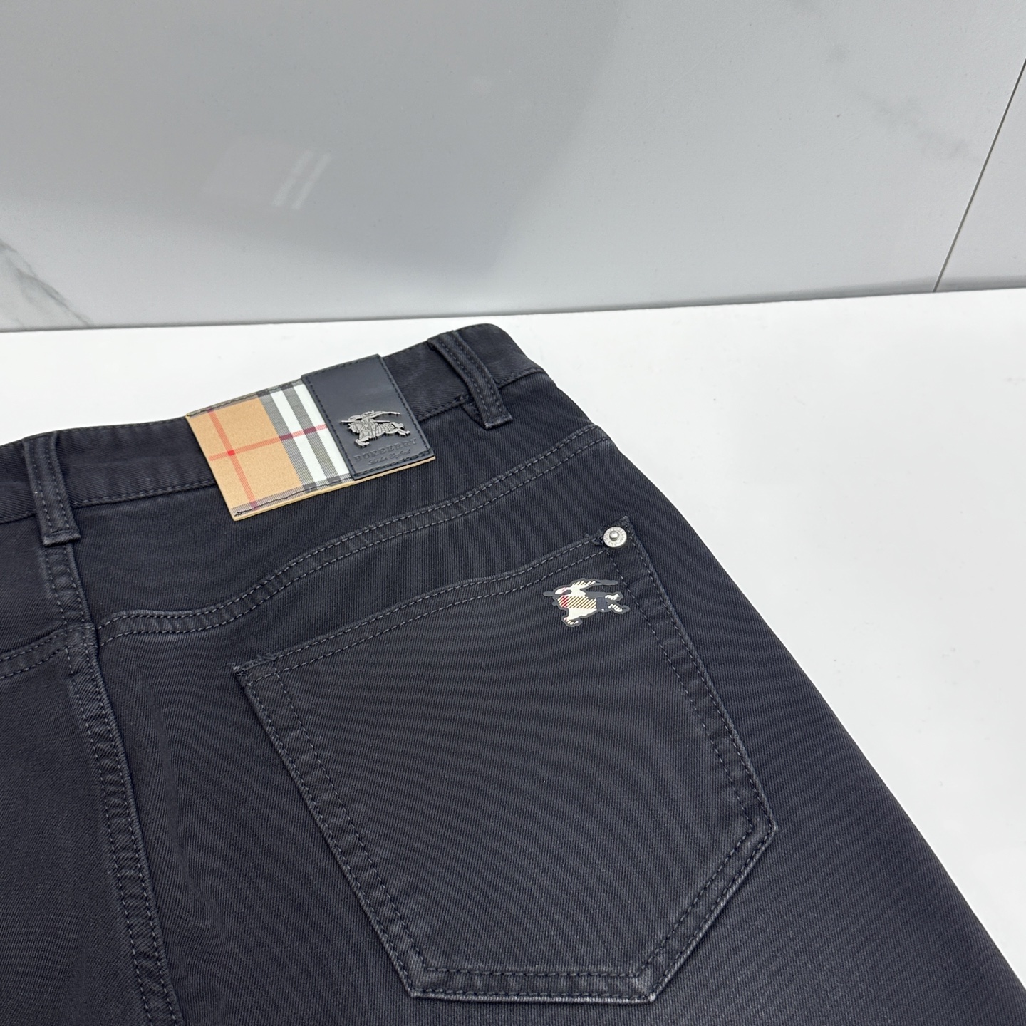 🆕BBR巴宝莉 男装系列属于时装圈无法复制和取代的存在，代表着意式典型的品牌 工艺、品质及剪裁设计都堪称