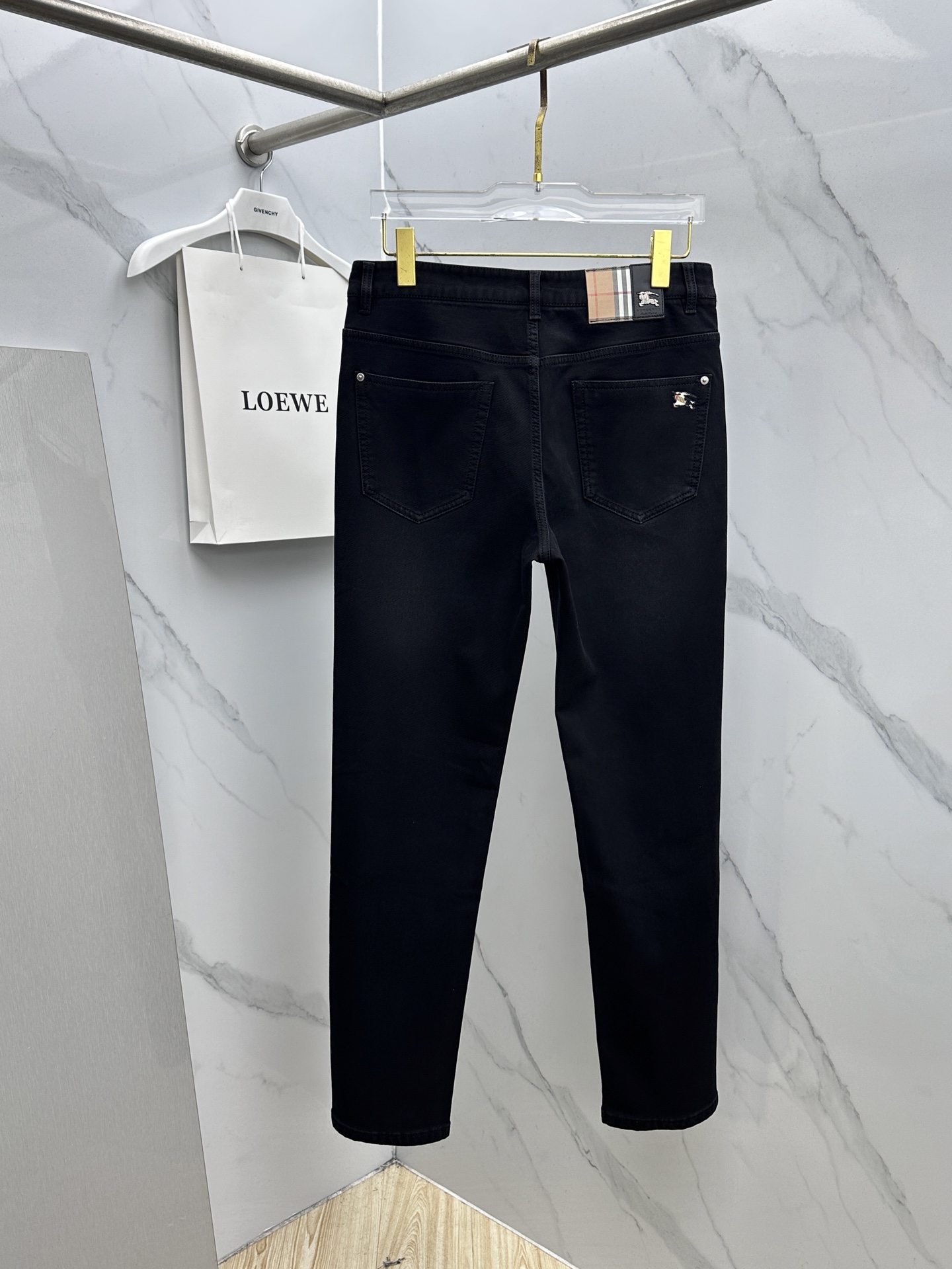 🆕BBR巴宝莉 男装系列属于时装圈无法复制和取代的存在，代表着意式典型的品牌 工艺、品质及剪裁设计都堪称