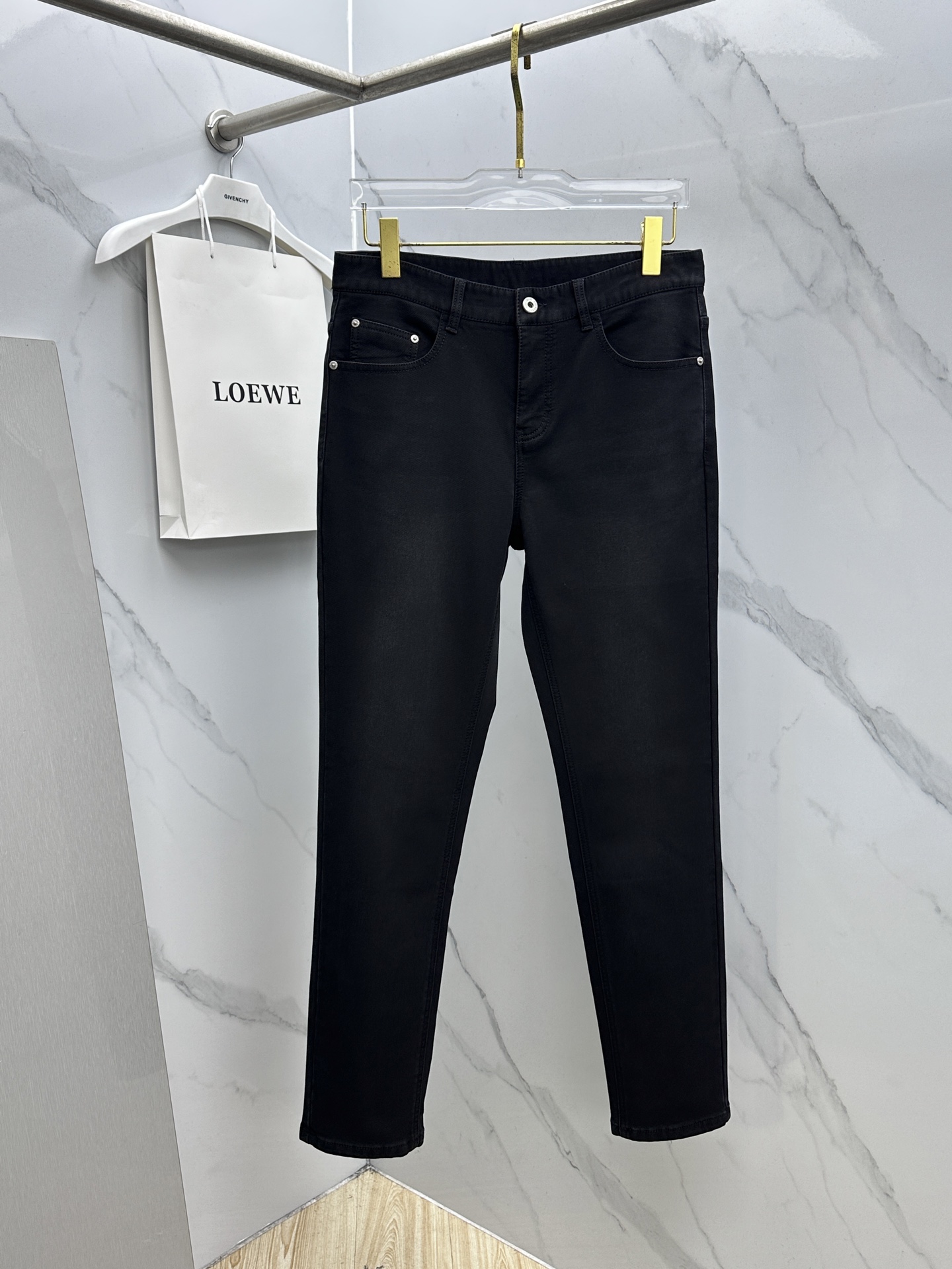 🆕BBR巴宝莉 男装系列属于时装圈无法复制和取代的存在，代表着意式典型的品牌 工艺、品质及剪裁设计都堪称