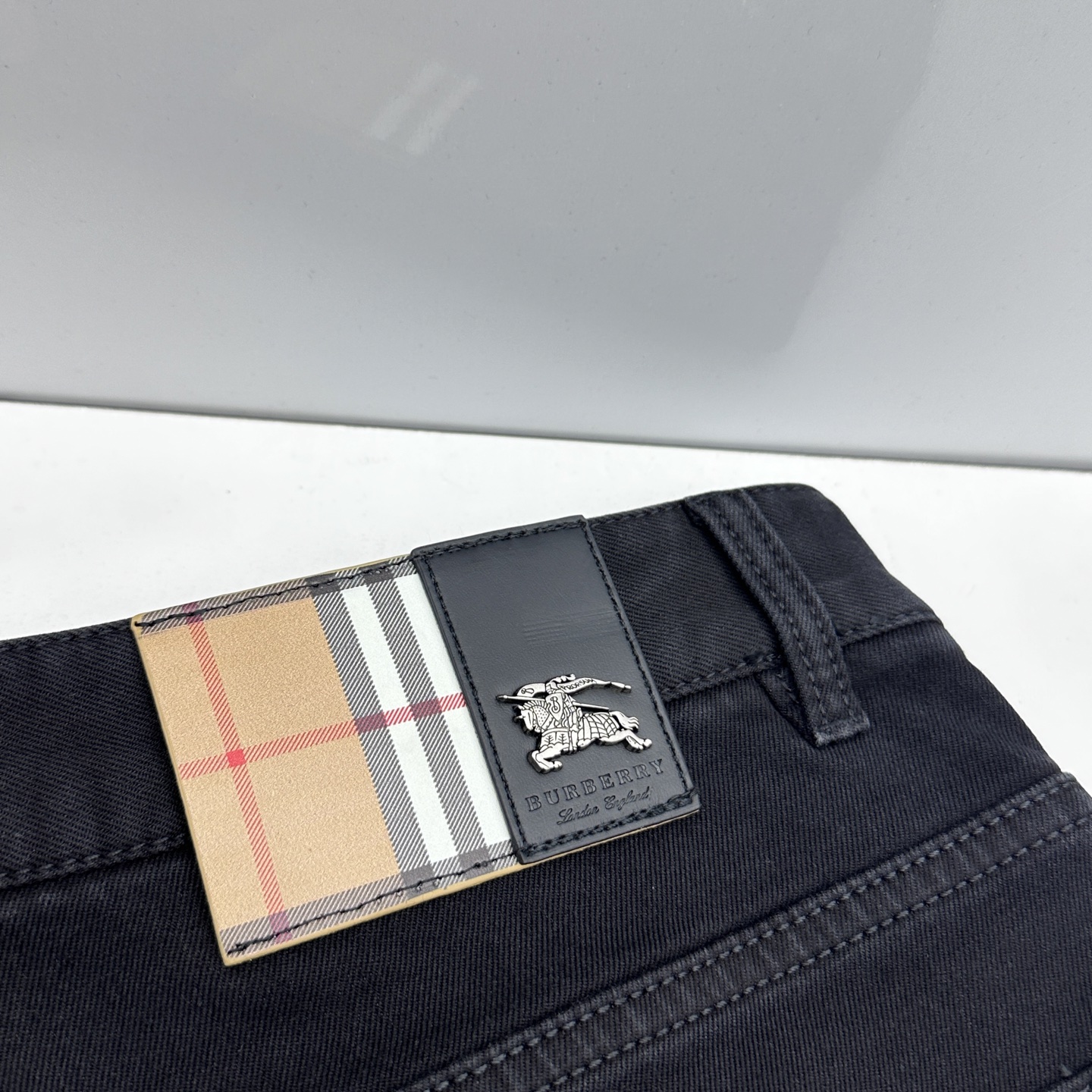 🆕BBR巴宝莉 男装系列属于时装圈无法复制和取代的存在，代表着意式典型的品牌 工艺、品质及剪裁设计都堪称