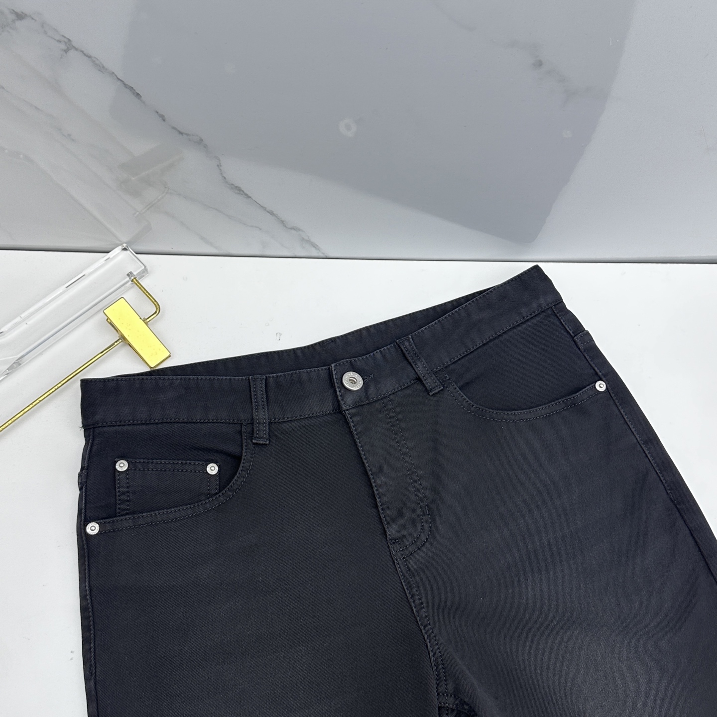 🆕BBR巴宝莉 男装系列属于时装圈无法复制和取代的存在，代表着意式典型的品牌 工艺、品质及剪裁设计都堪称