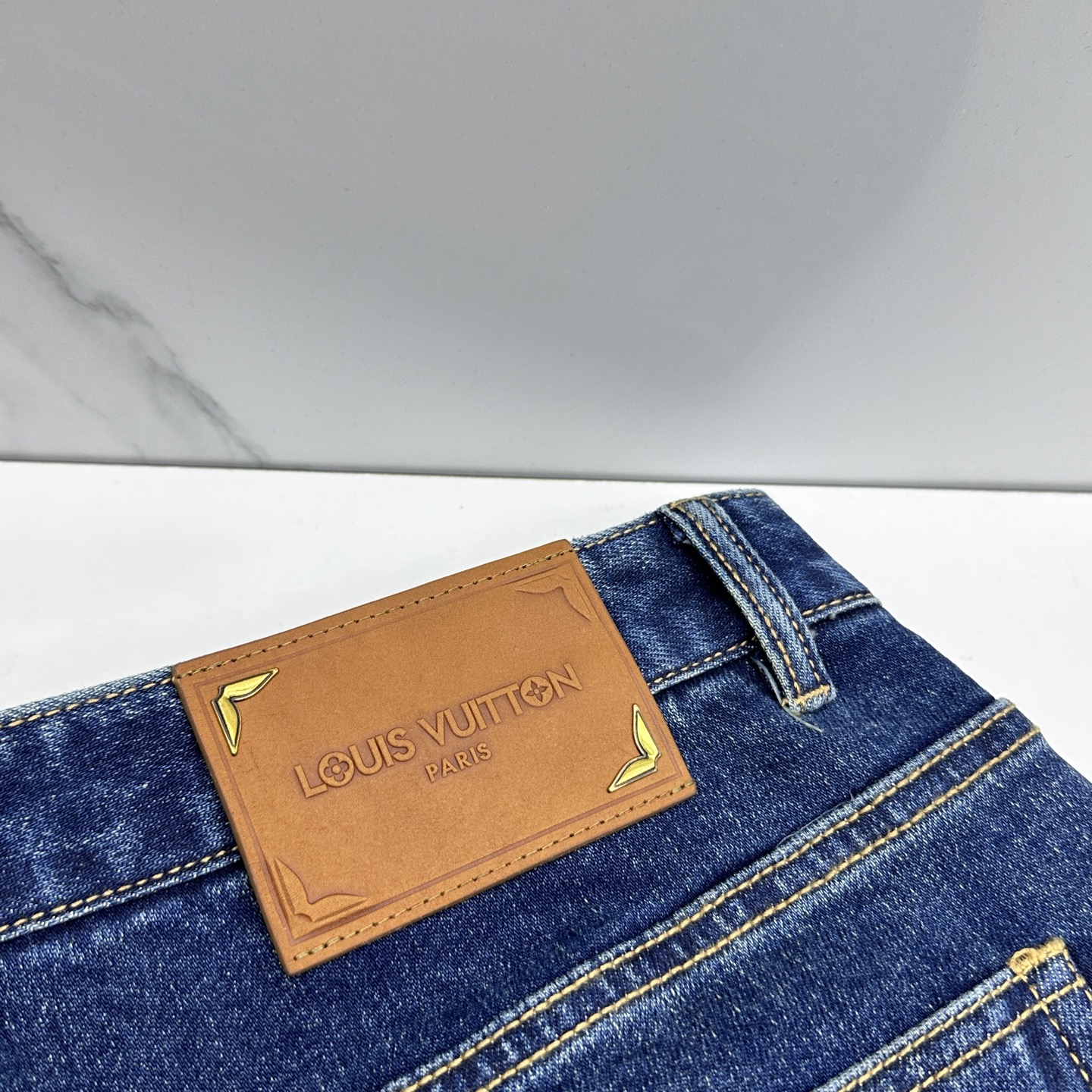 🆕LV路易威登 男装系列属于时装圈无法复制和取代的存在，代表着意式典型的品牌 工艺、品质及剪裁设计都堪称