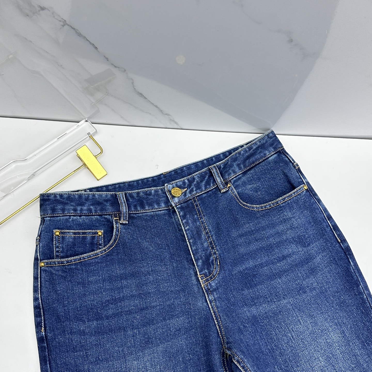 🆕LV路易威登 男装系列属于时装圈无法复制和取代的存在，代表着意式典型的品牌 工艺、品质及剪裁设计都堪称